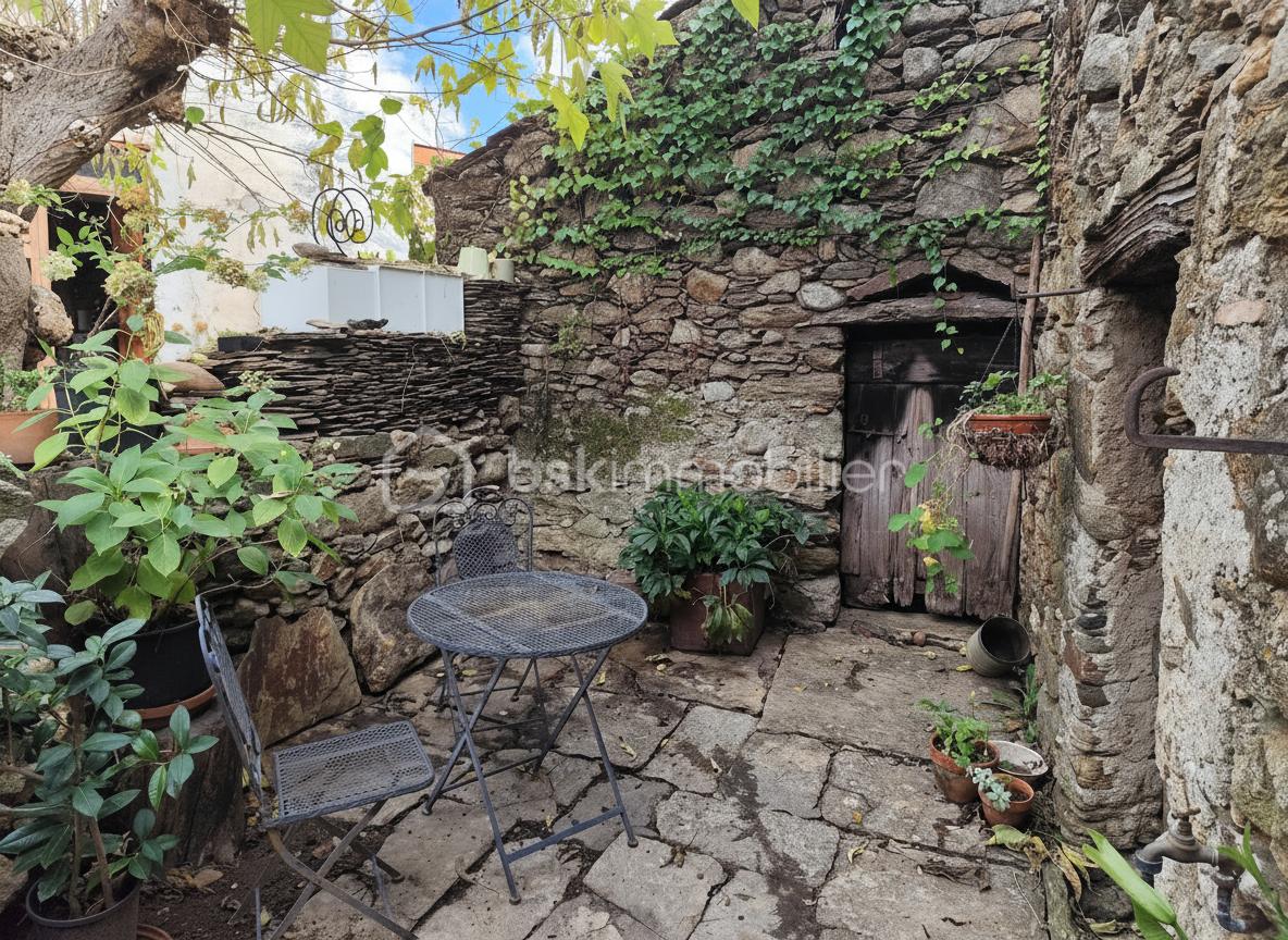 Maison ancienne de 120 m² - generated_2025-11-11T11_33_19.854.jpg