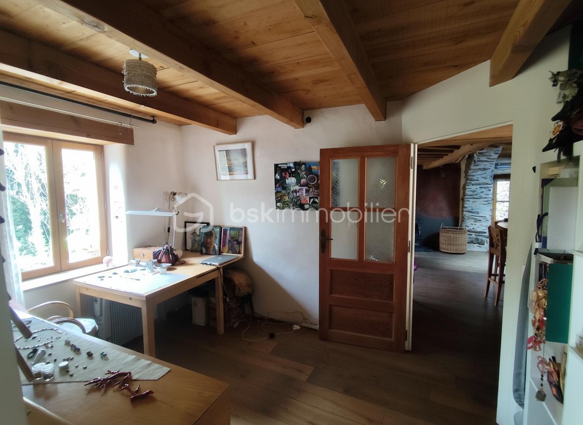 Maison ancienne de 120 m² - generated_2025-11-11T11_30_07.538.jpg