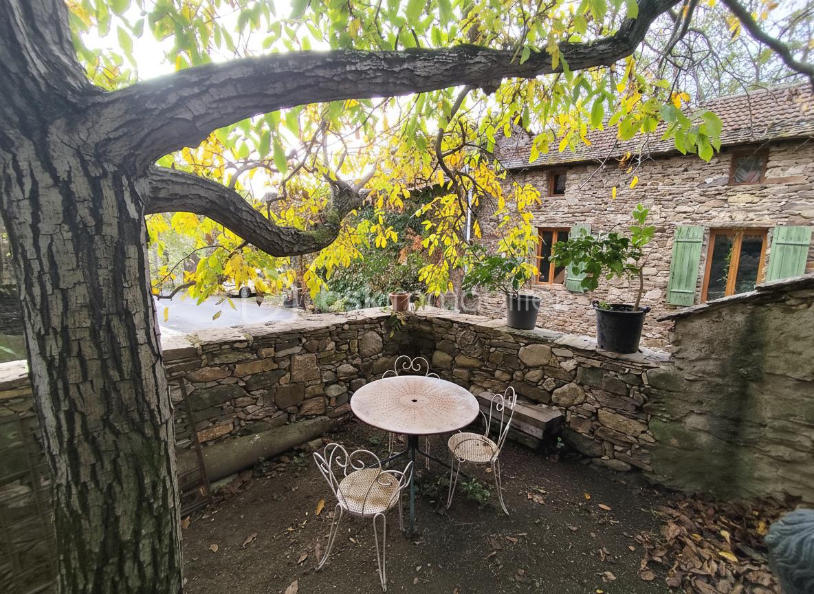 Maison ancienne de 120 m² - generated_2025-11-11T11_49_12.934.jpg