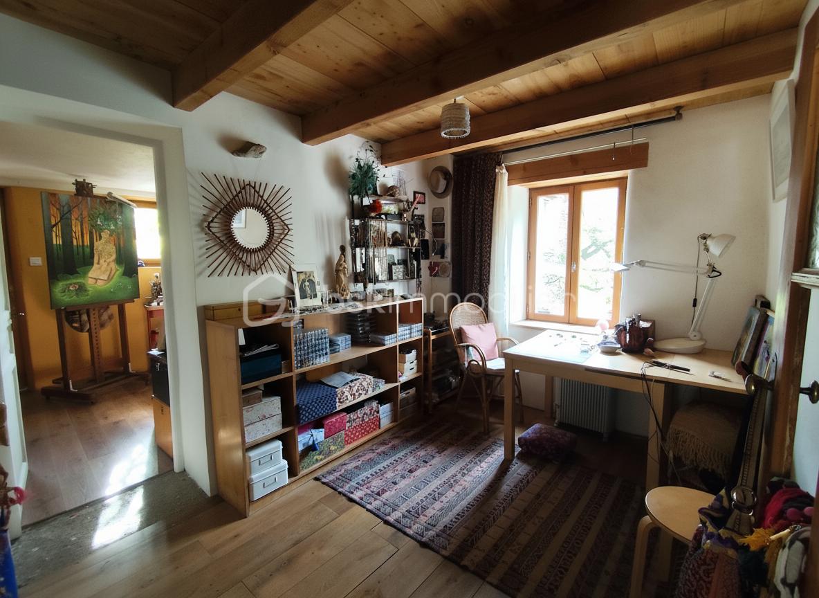 Maison ancienne de 120 m² - generated_2025-11-11T11_25_28.068.jpg