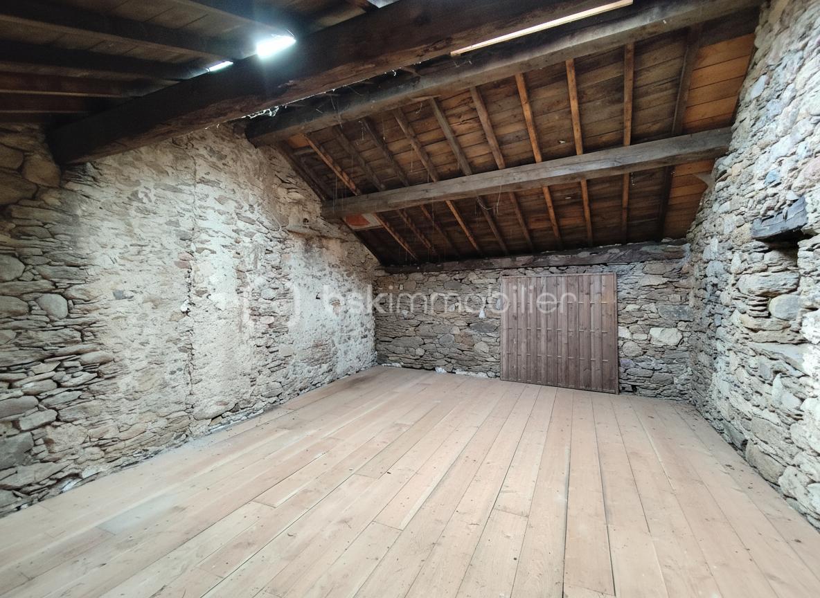 Maison ancienne de 120 m² - generated_2025-11-11T11_35_14.450.jpg