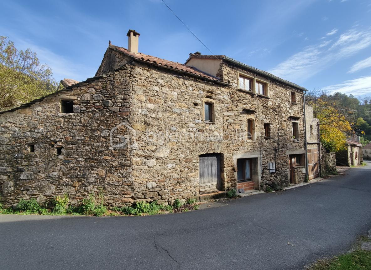 Maison ancienne de 120 m² - generated_2025-11-11T11_34_14.953.jpg