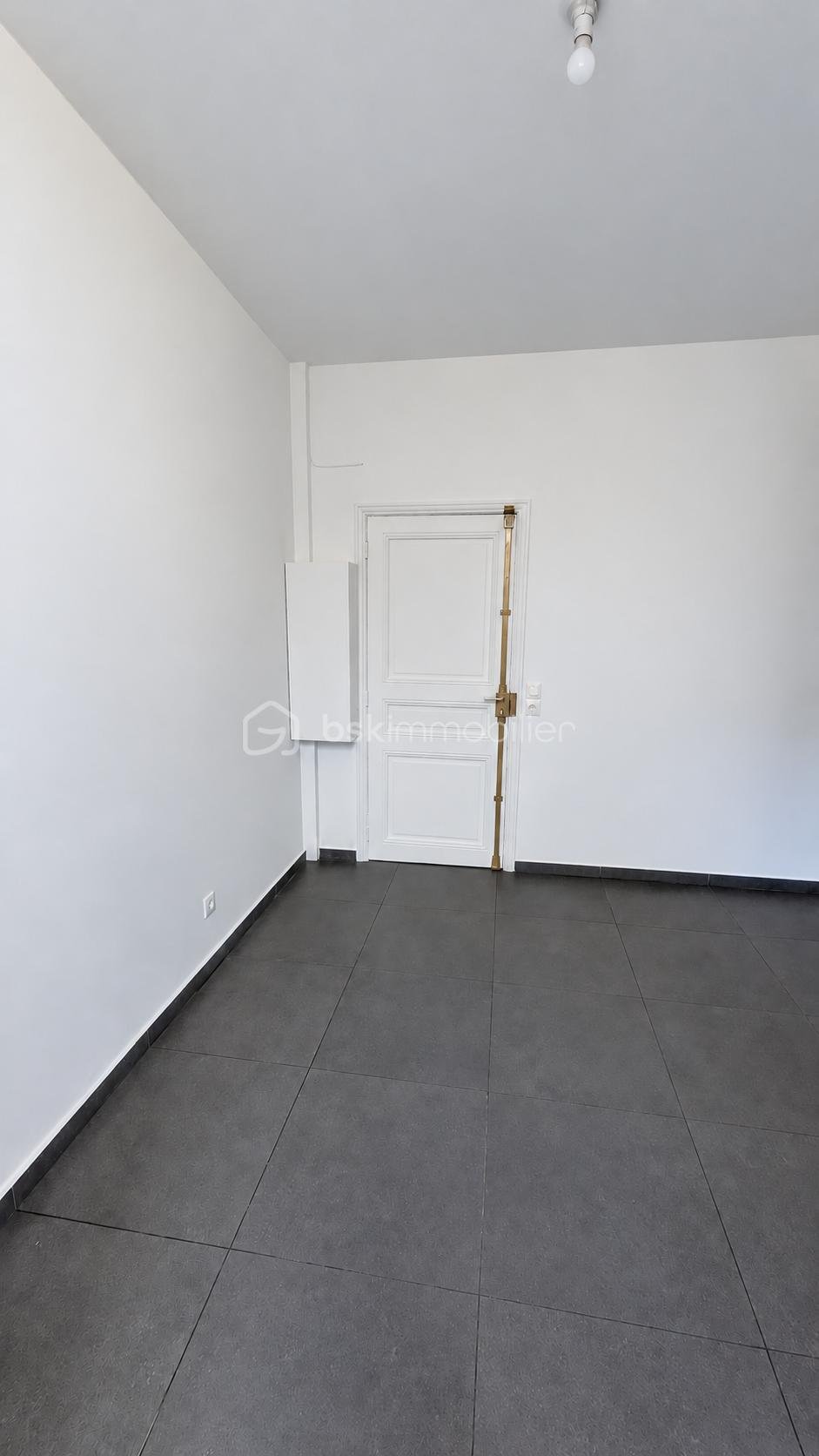 CAROLINE-ALLIONE-LA-GARENNE-COLOMBES-STUDIO-VUE PORTE.png