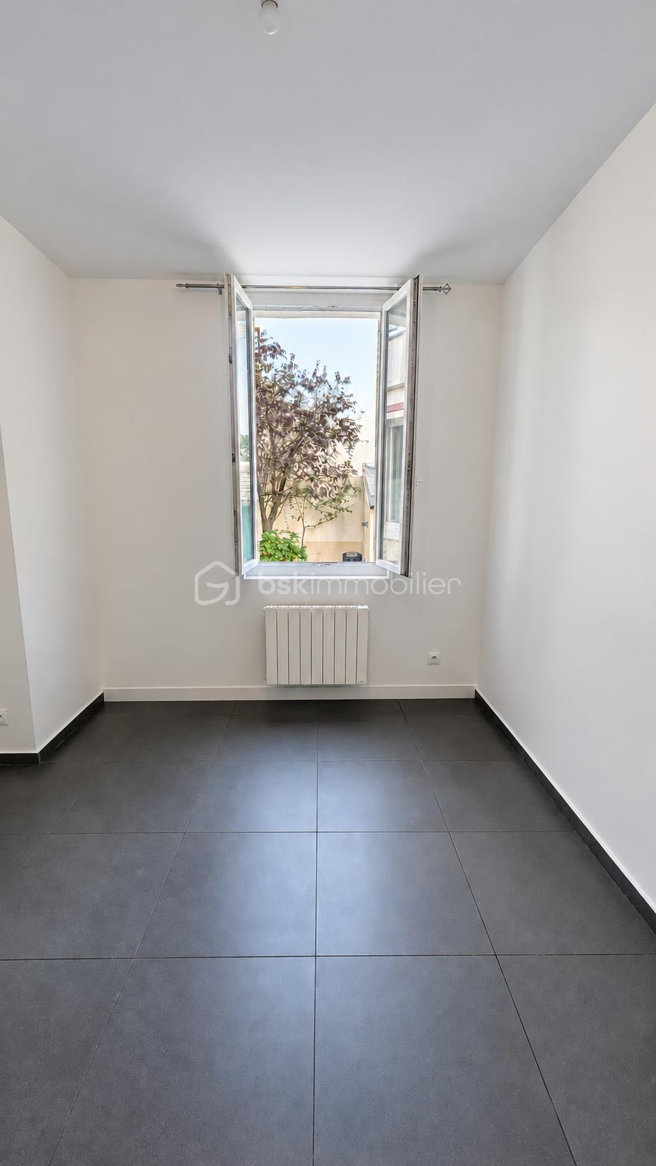 CAROLINE-ALLIONE-LA-GARENNE-COLOMBES-STUDIO-VUE FENETRE.png