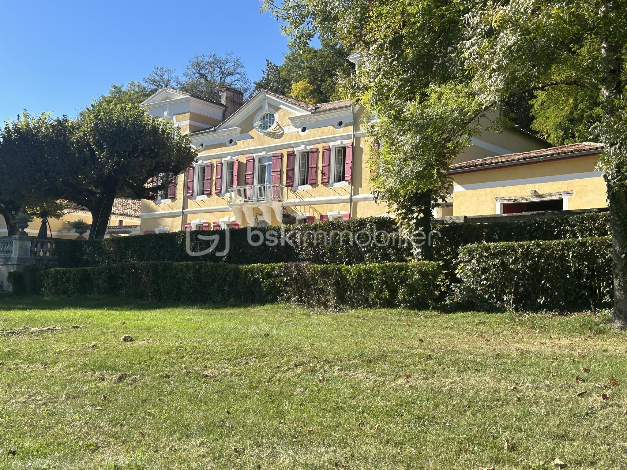 Maison de 722,60 m²