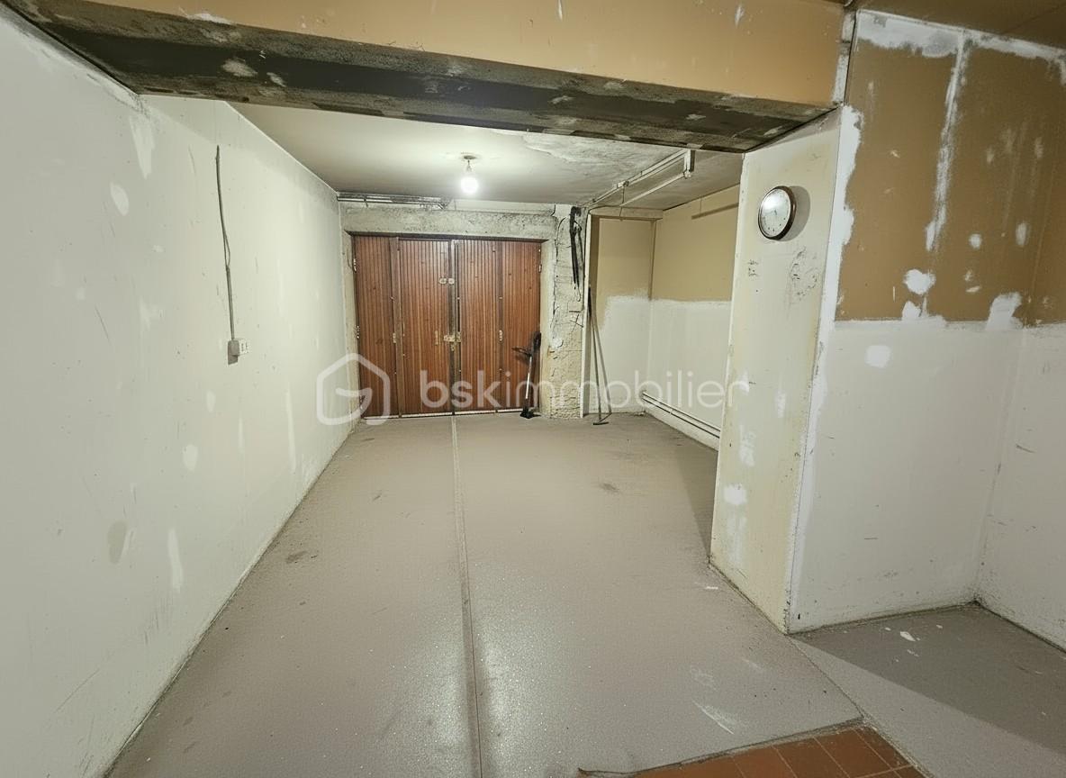 Maison de ville de 75 m² - generated_garage.jpg