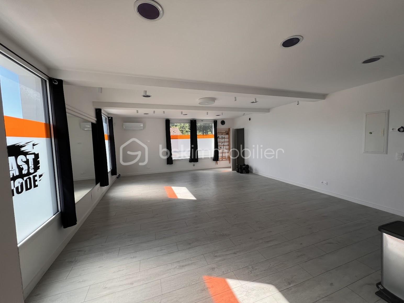 Local d activites de 99,18 m² - IMG_7137.jpg