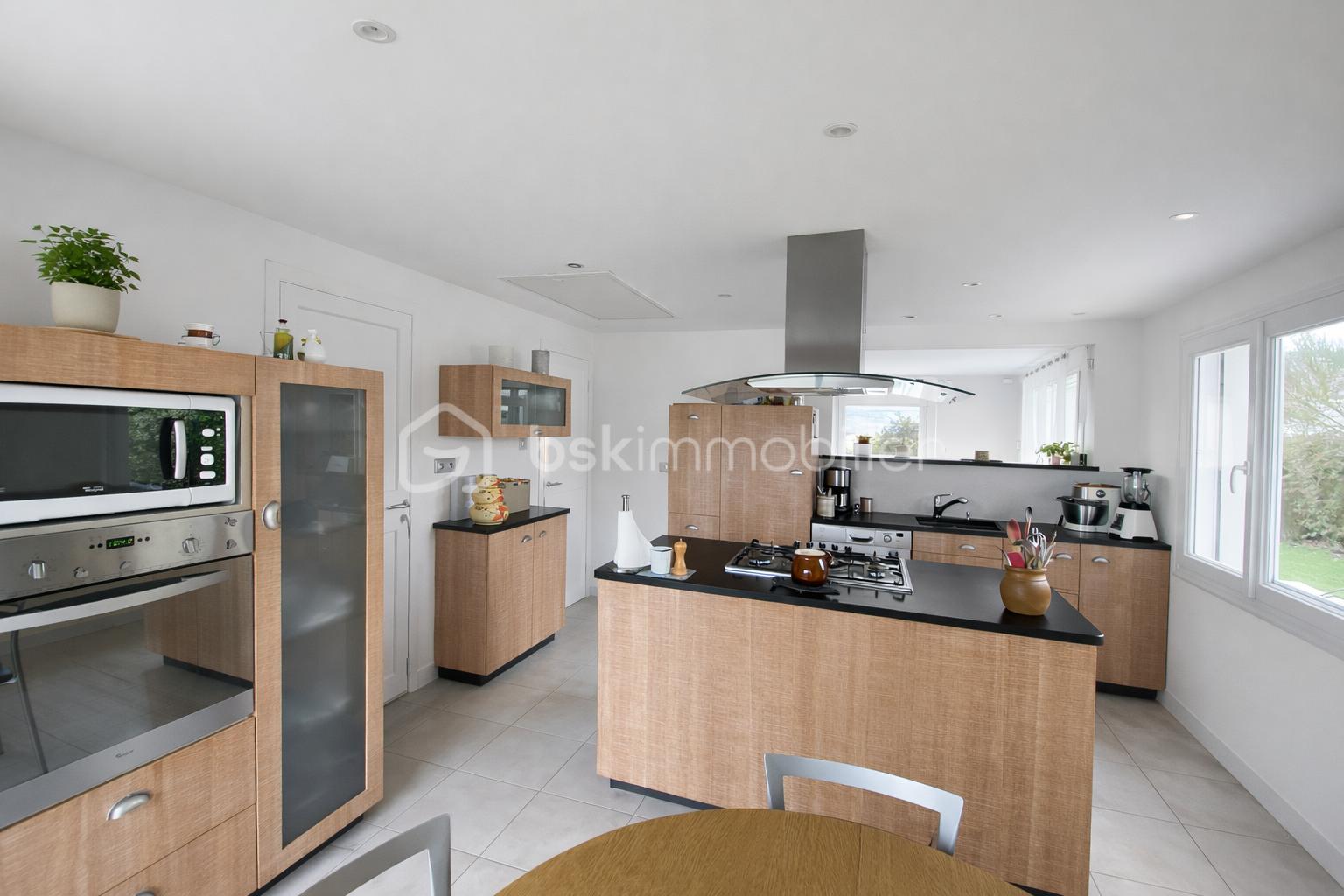 Maison traditionnelle de 163 m² - 1589A5C8-ECF2-4D76-8572-2635CAA90B3A.png