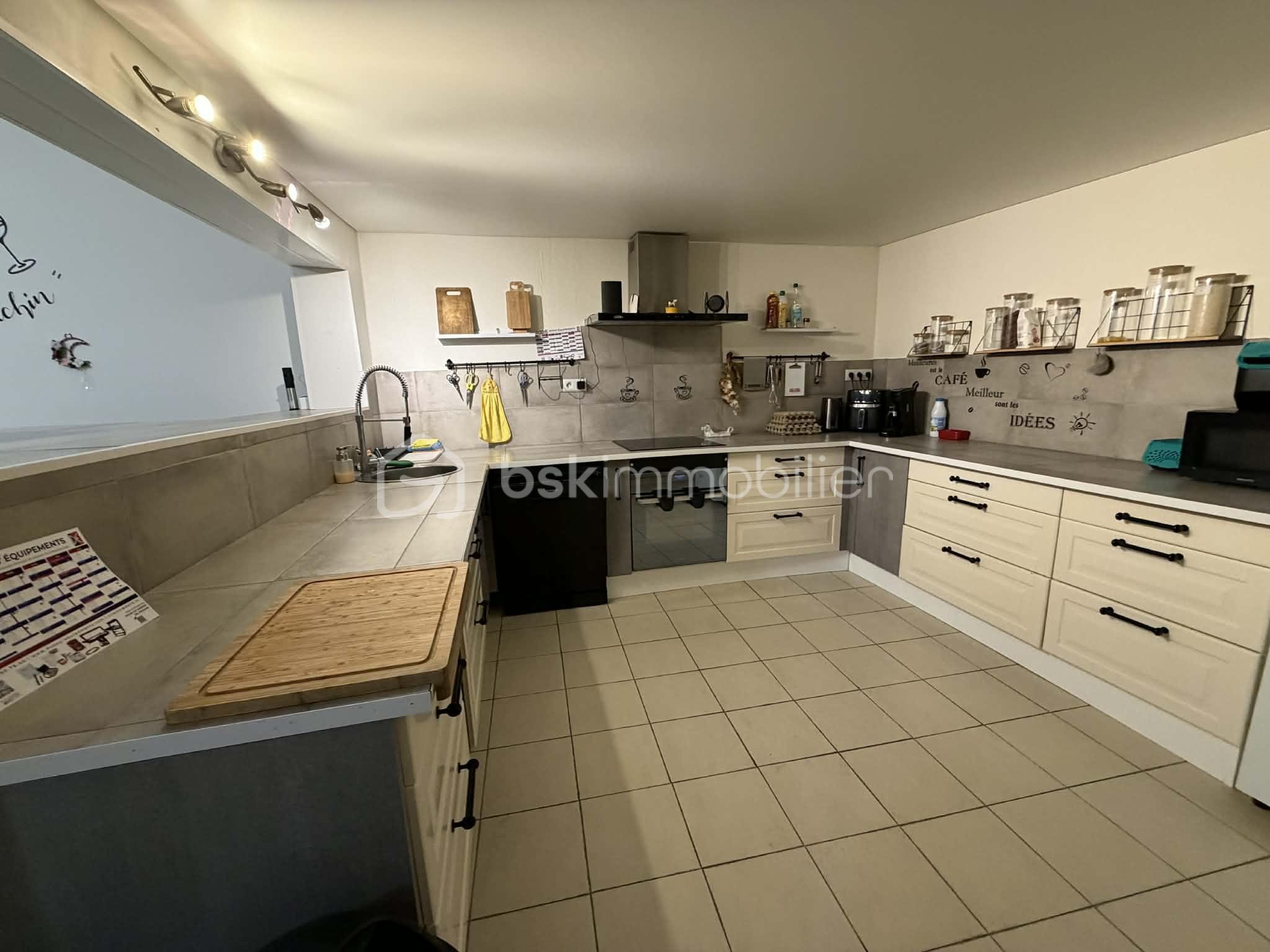 Maison de 160 m² - ee603003-5d97-4a2b-8f78-37e26901ba43.jpg