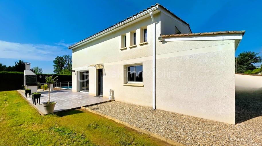Maison de 205 m² - exterieur.jpg