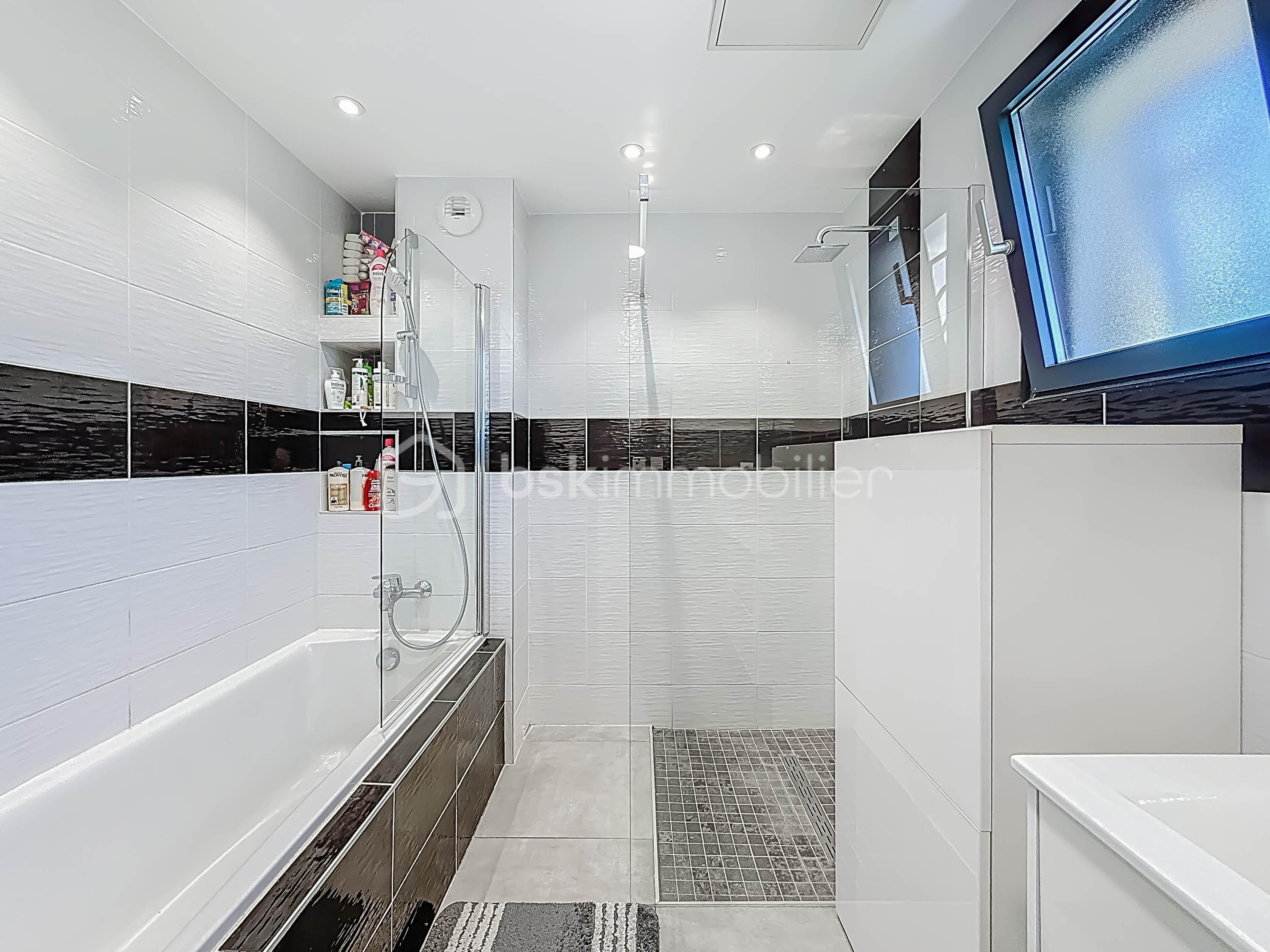 Maison de 126 m² - IMG_46A0F913B7F1-11.jpg