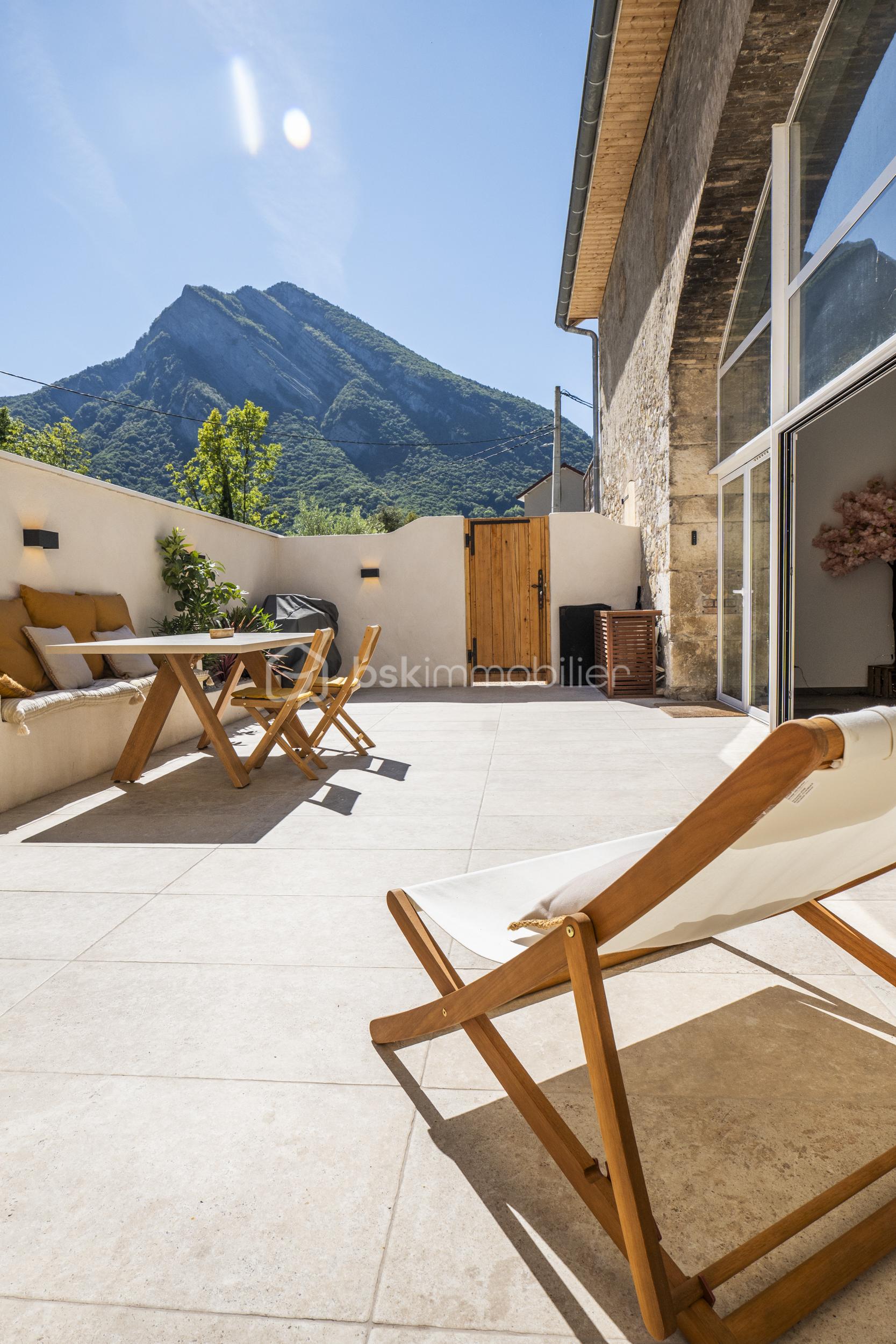 Corps de ferme de 270 m² - terrasse  2.jpg
