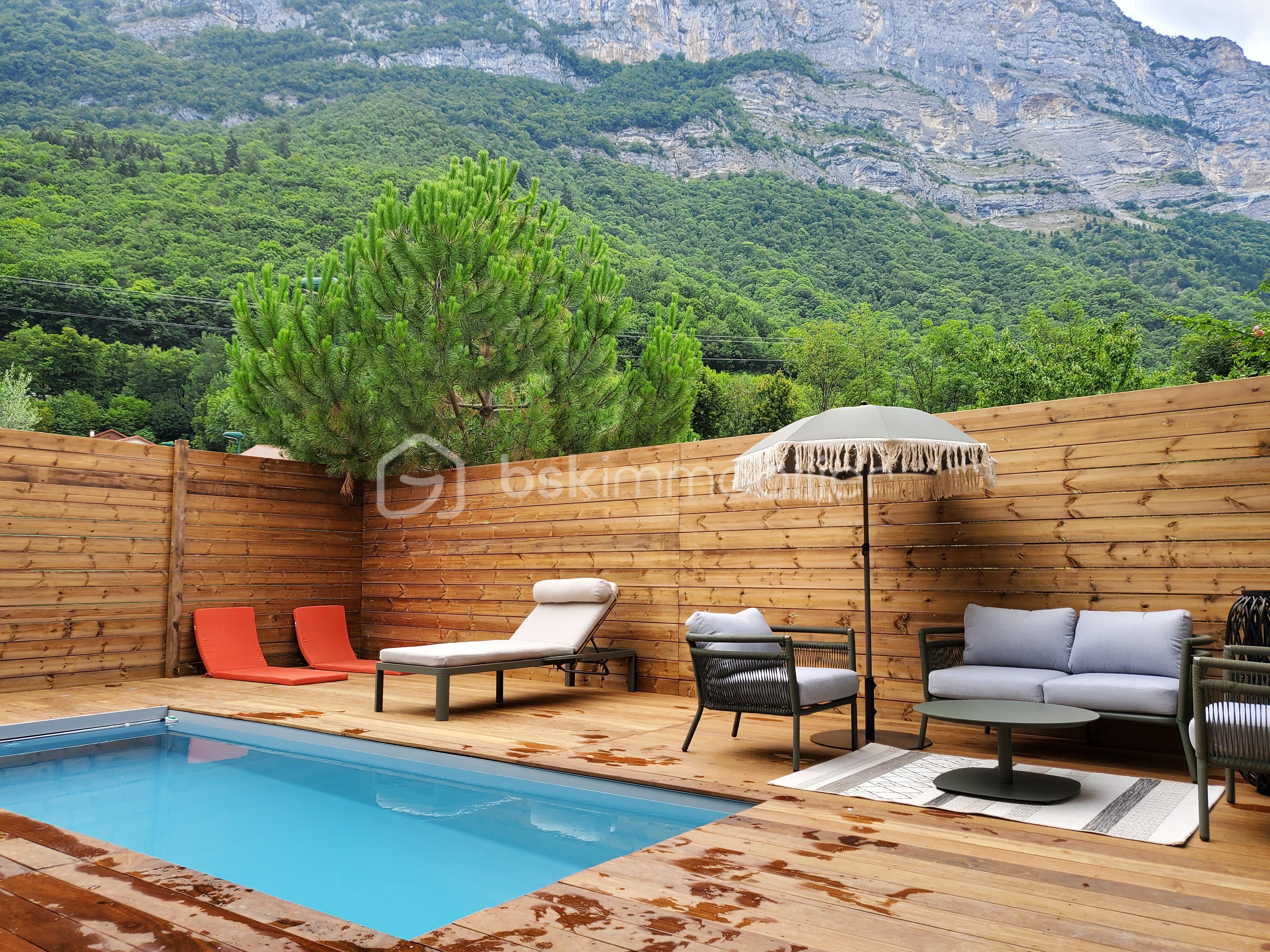 Corps de ferme de 270 m² - piscine.jpg