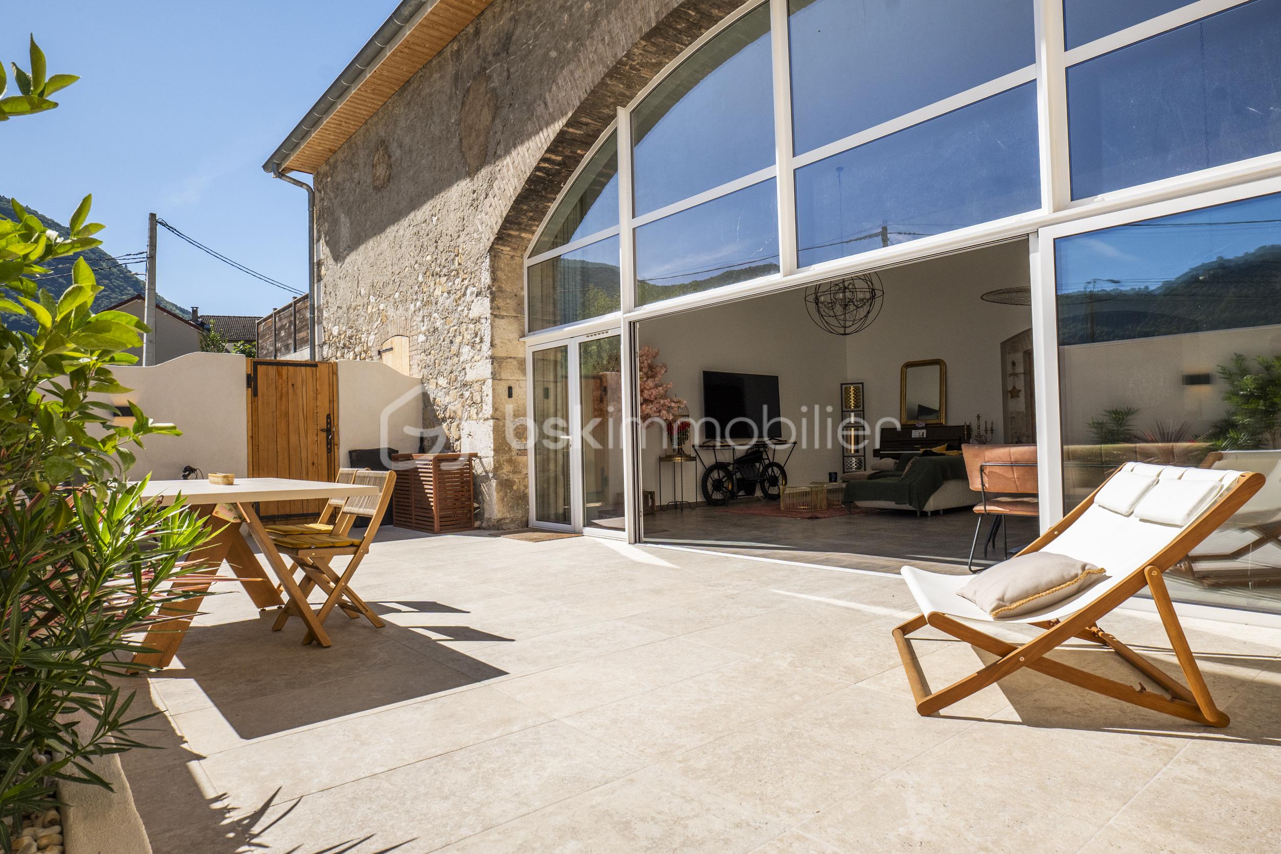 Corps de ferme de 270 m² - terrasse .jpg