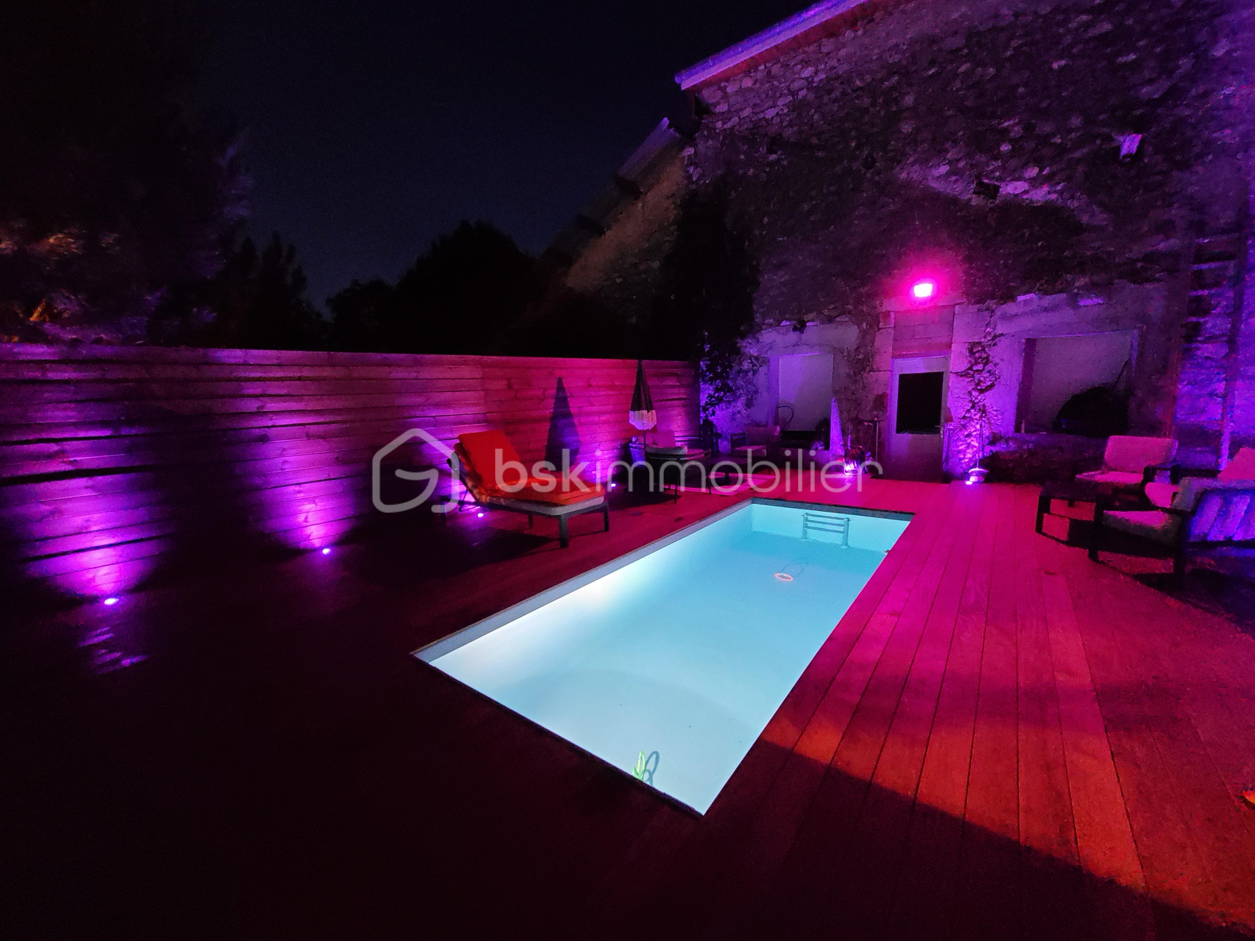 Corps de ferme de 270 m² - piscine nuit.jpg