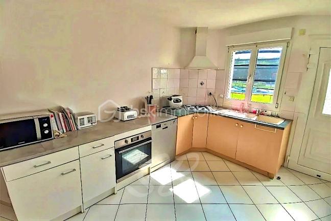 Maison de 355 m² - cuism3.jpg