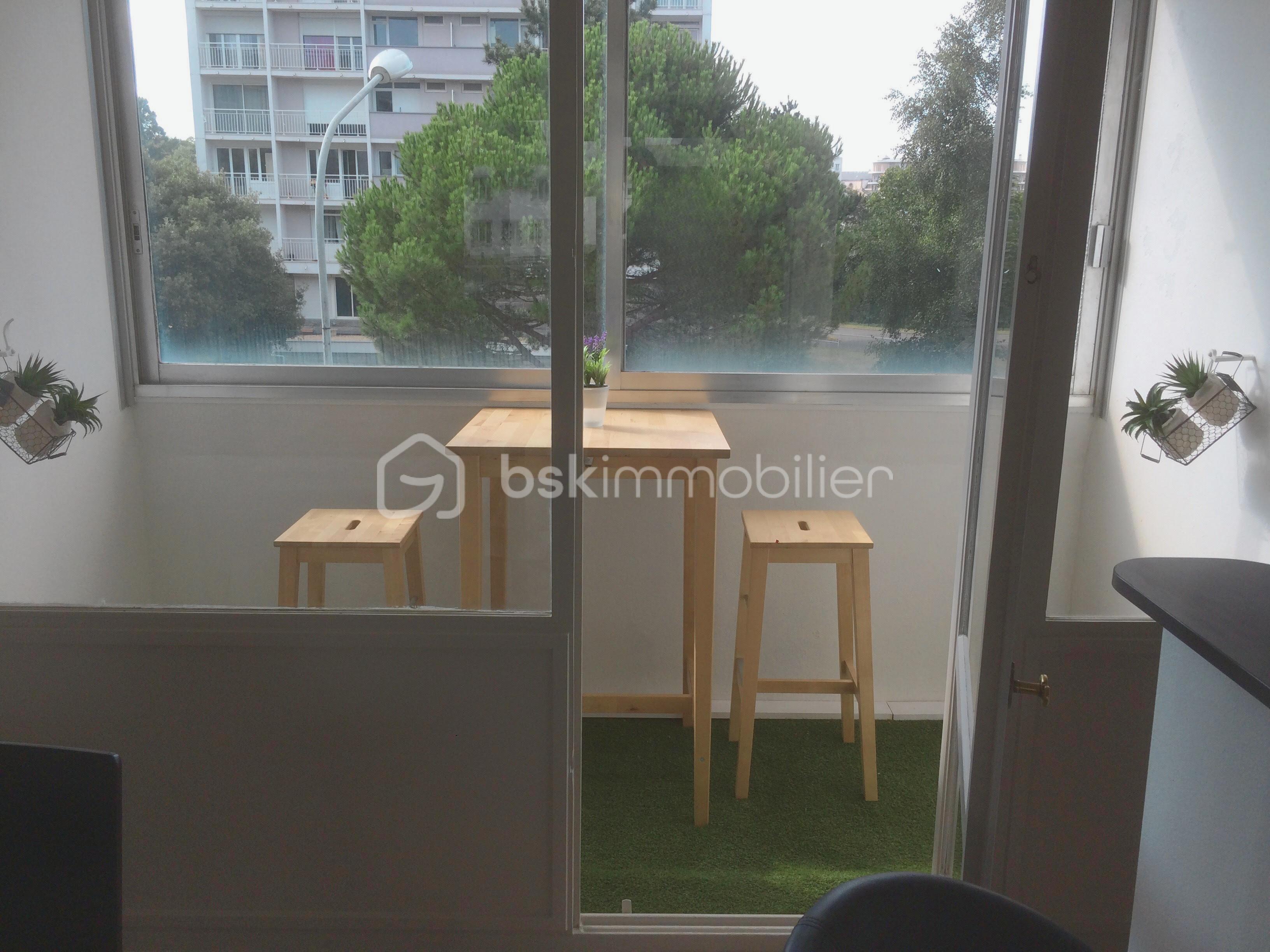 Appartement de 69 m² - loggia.png