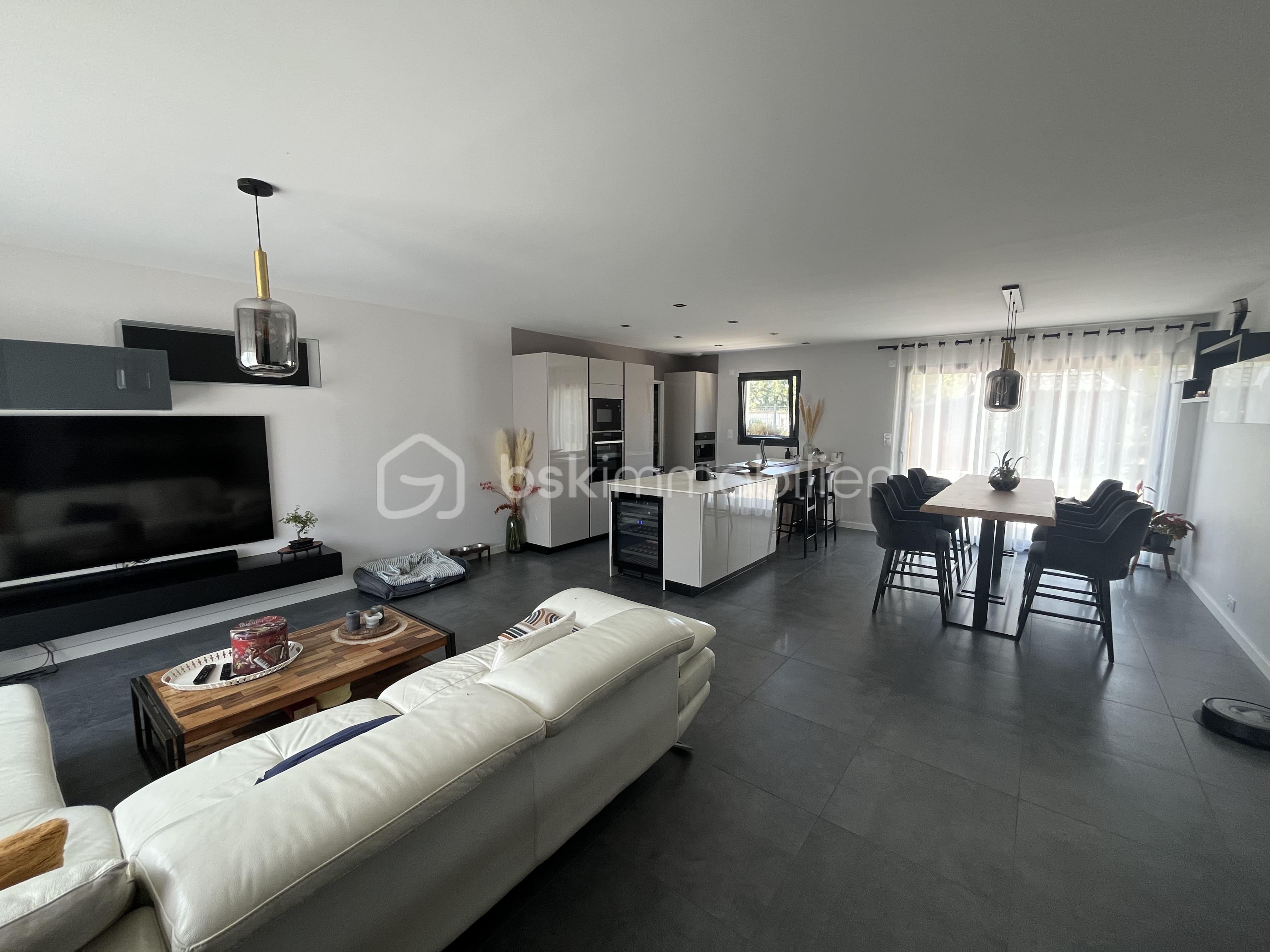 Maison de 130 m² - tempImagei8nLK0.jpg