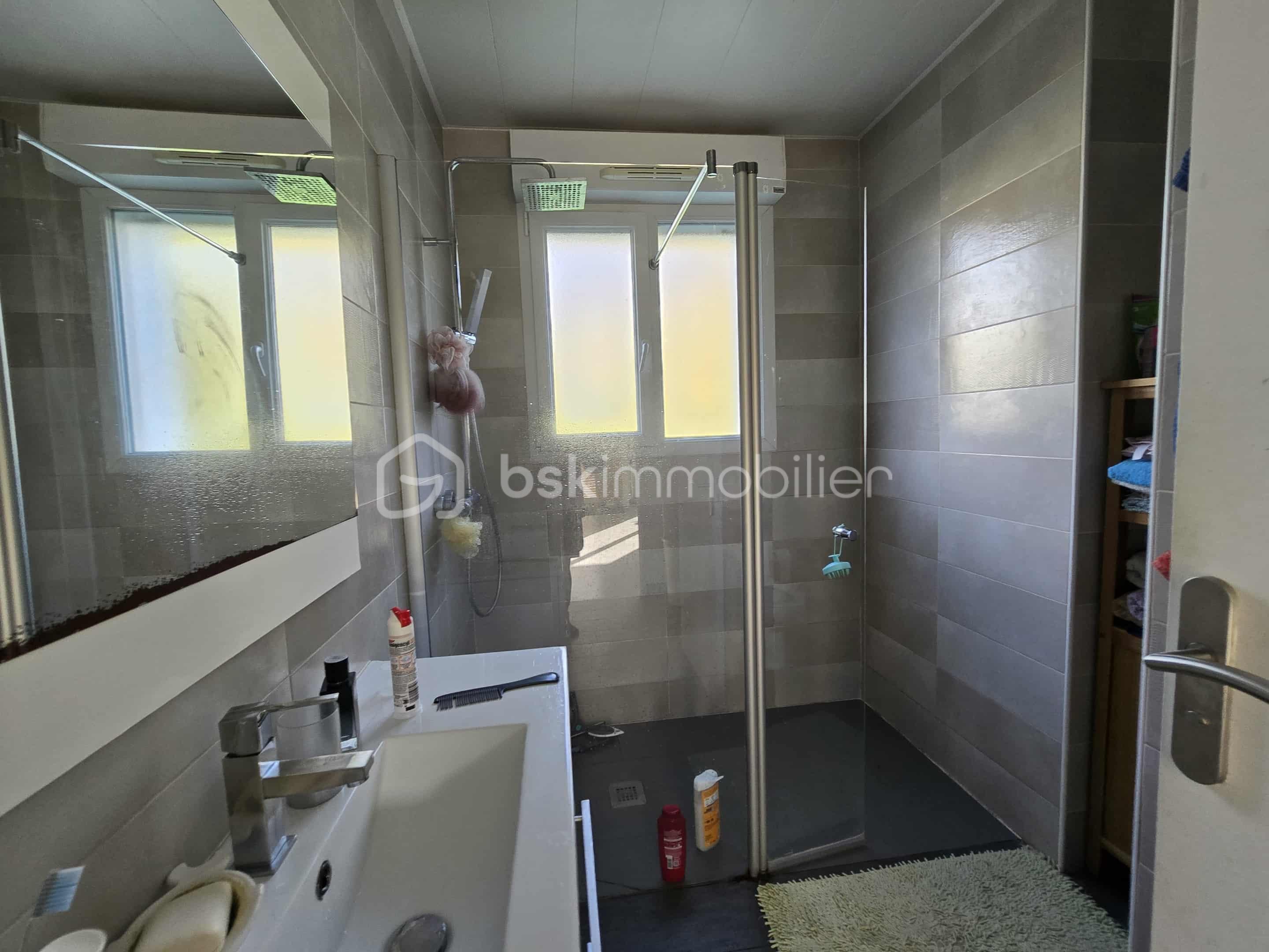 Maison de 172 m² - 5baa86b5-17e4-4e63-9b4e-90727e4ef55a.jpg