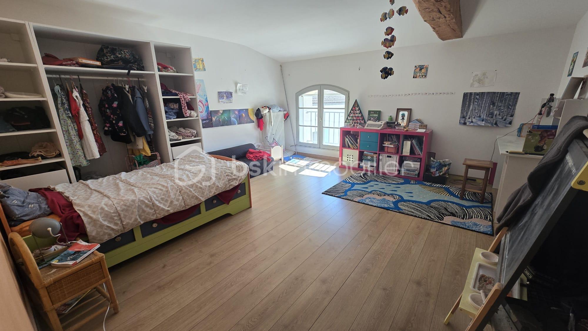 Maison de 530 m² - chambr 2.jpg