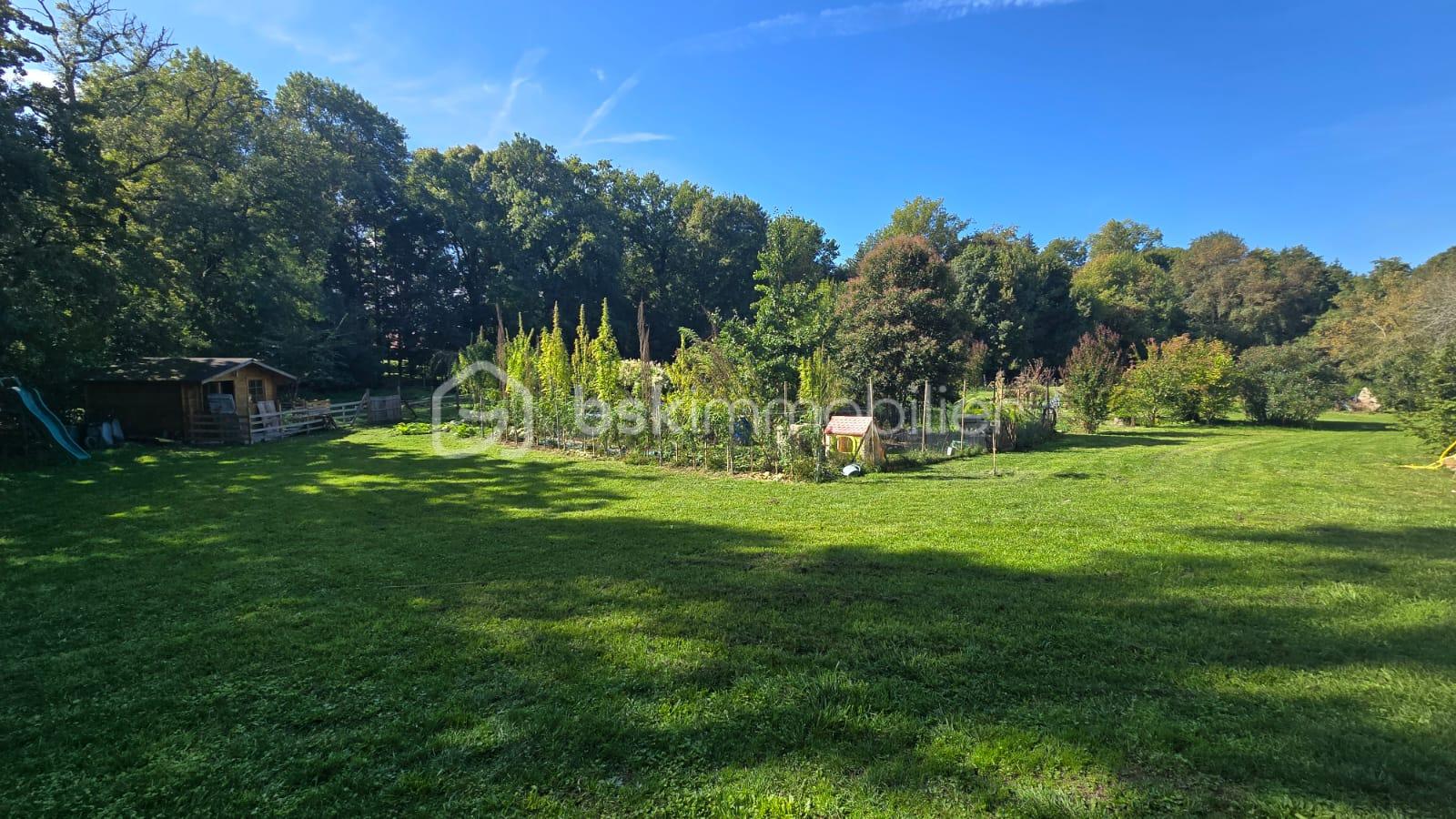 Maison de 530 m² - jardin.jpg