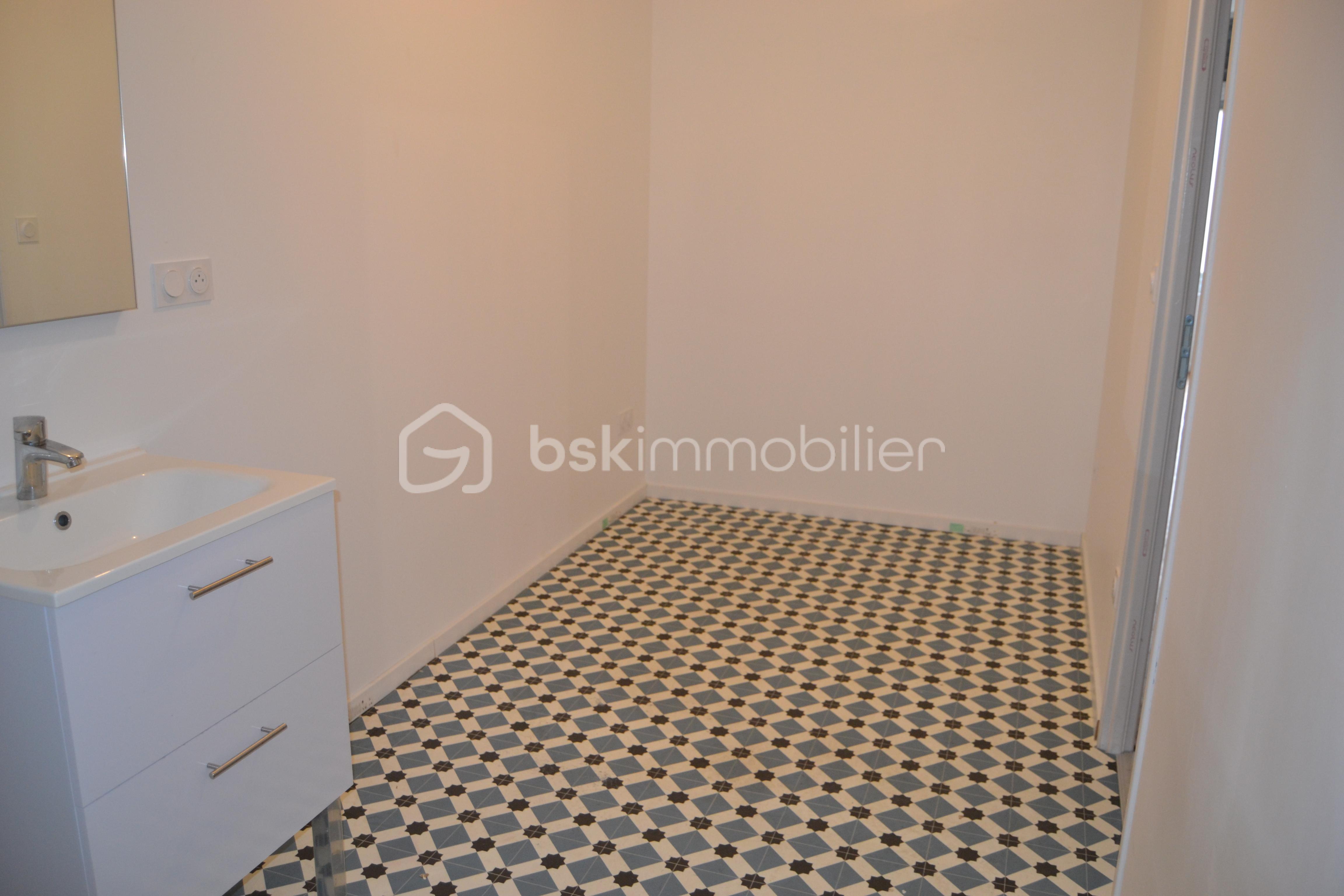 Appartement de 49 m² - SALLE D'EAU.JPG