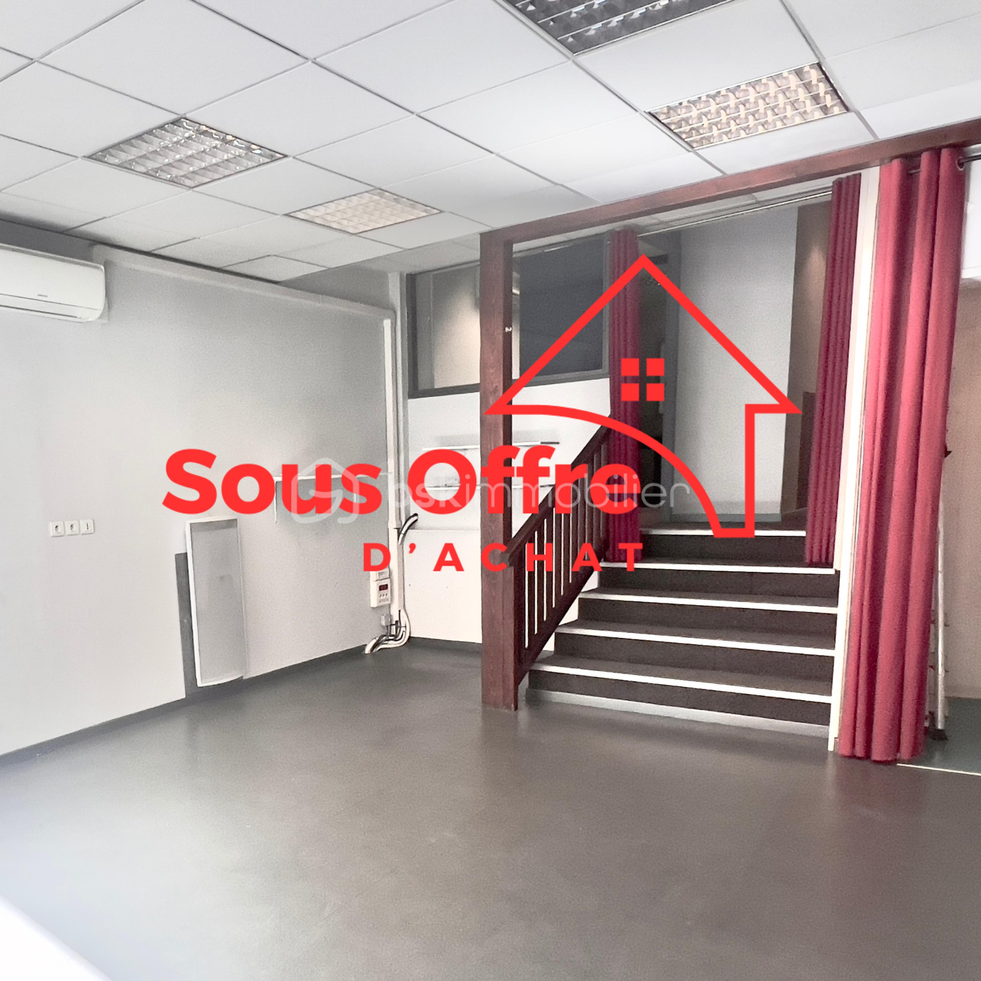 Local d activites de 70 m² - Beige Luxurious House Agent Collage Instagram Post.png