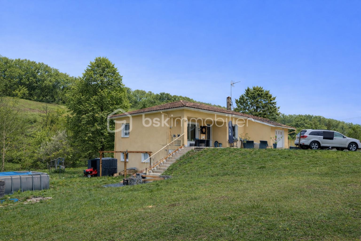 façade est feuillie virtuellement.png