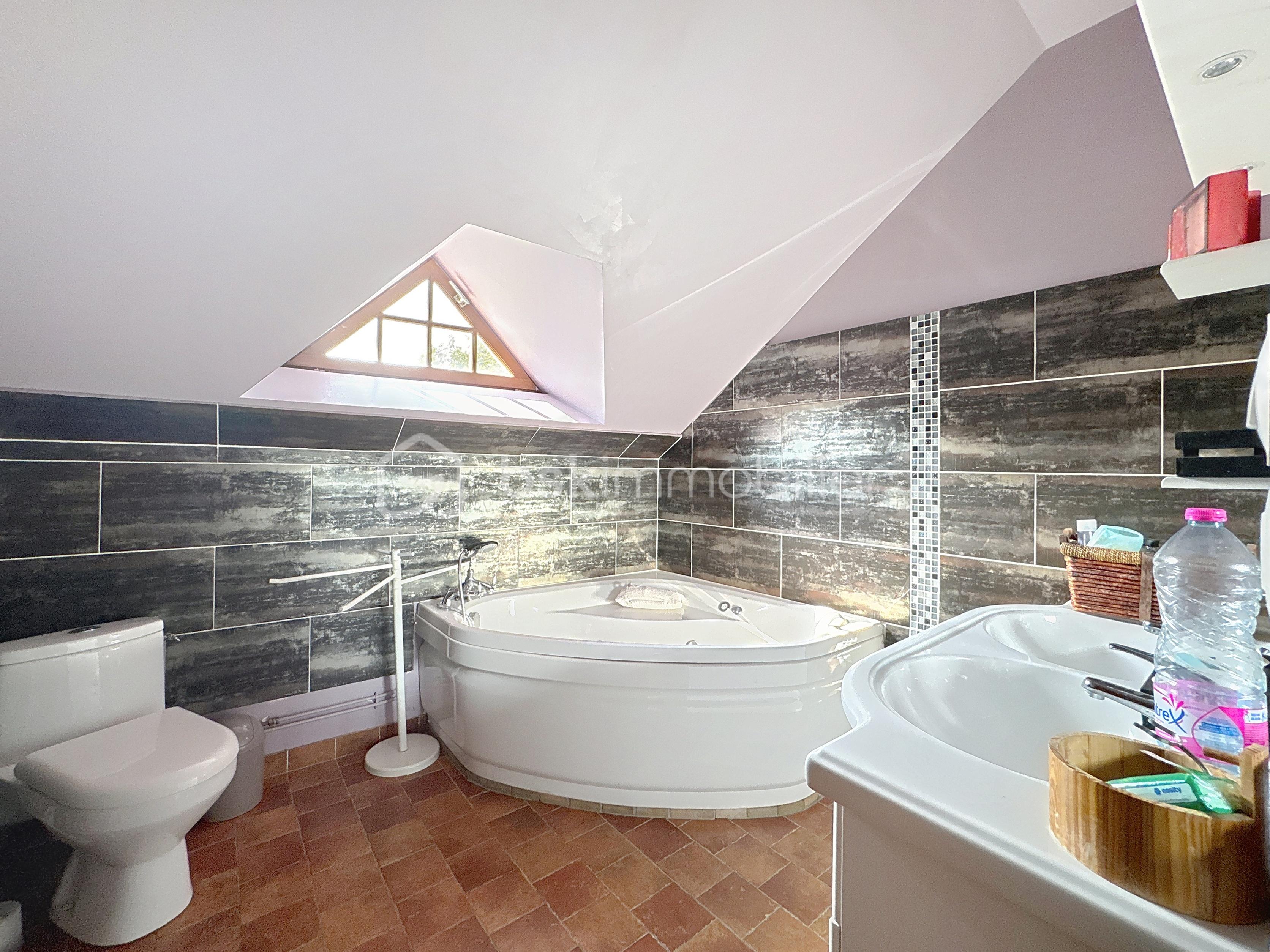 Maison de 164 m² - quenot_00002 (4).jpg