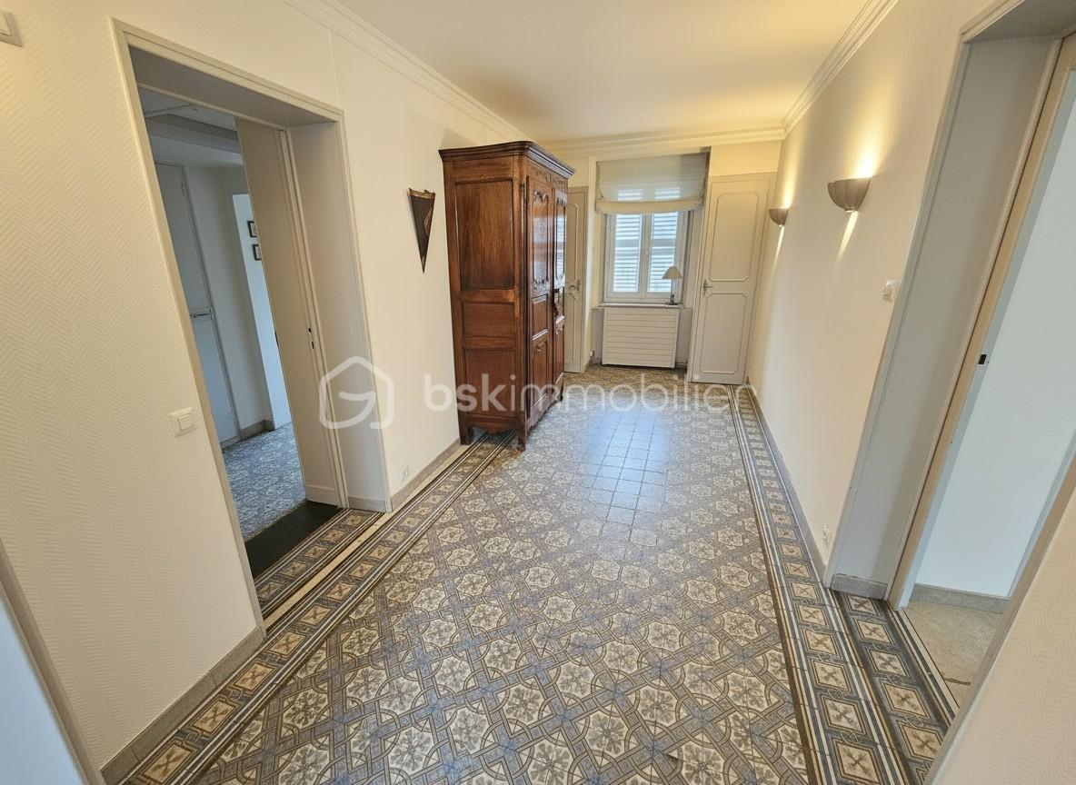 Exploitation agricole de 350 m² - generated_Entrée.jpg