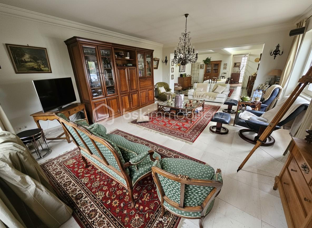 Exploitation agricole de 350 m² - generated_salon.jpg