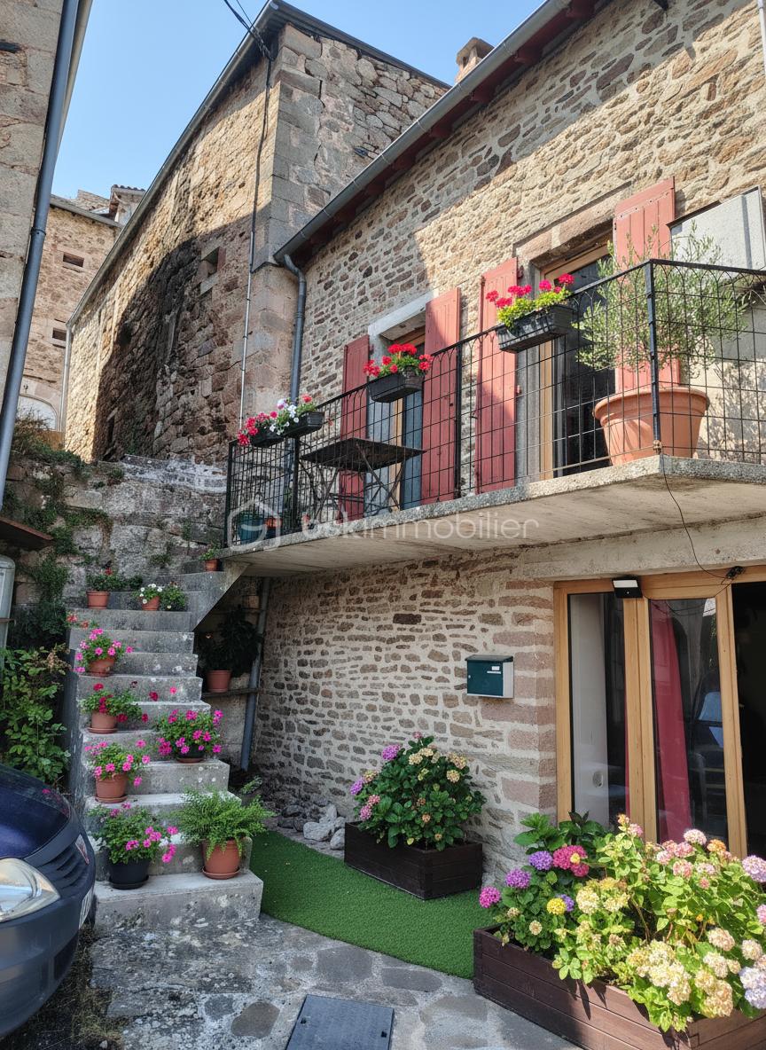 Maison de village de 60 m² - facade relookée 2.jpg
