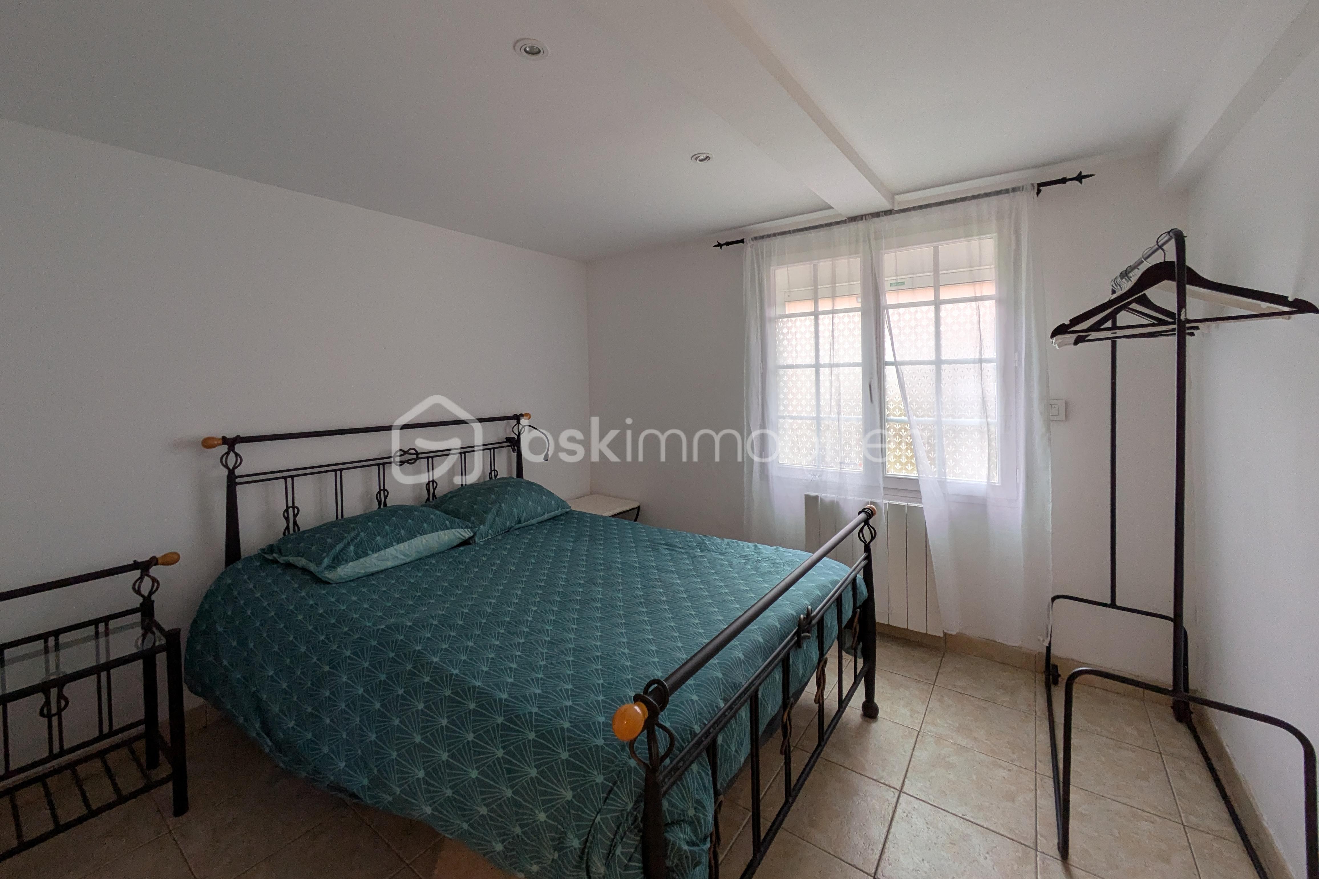 Maison traditionnelle de 212 m² - 11 - Chambre T2.jpg