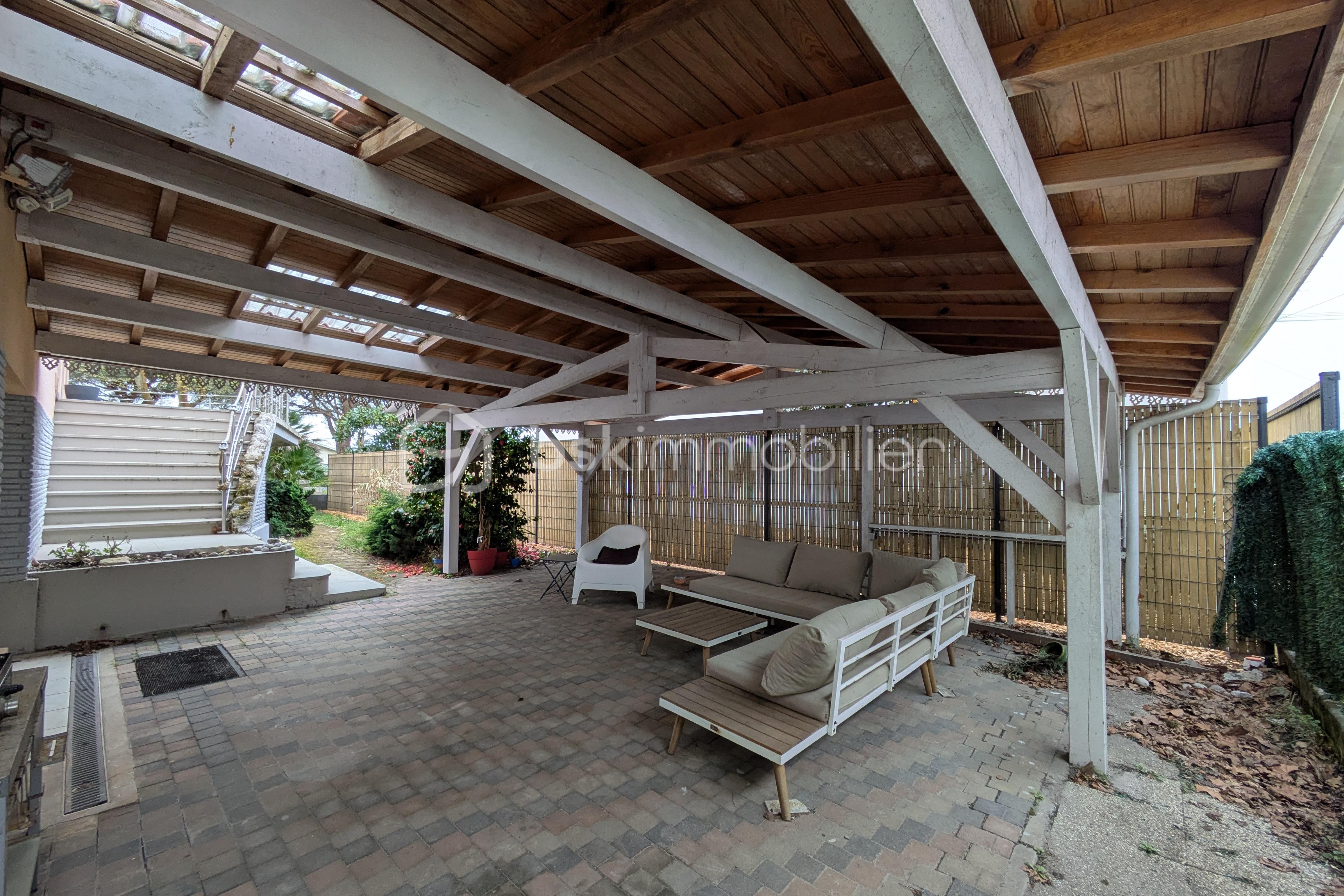 Maison traditionnelle de 212 m² - 8 - Extérieur 2.jpg