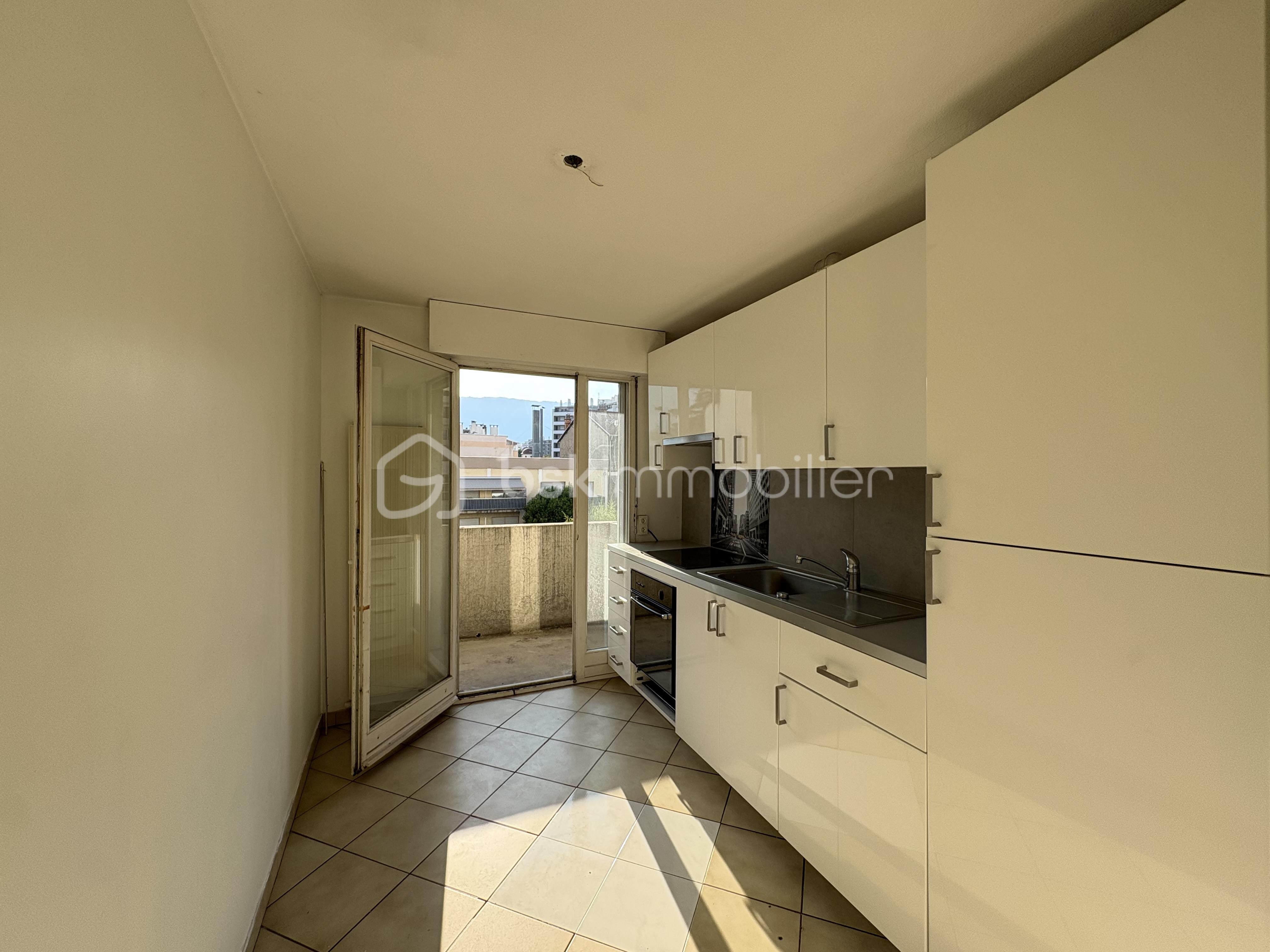 Appartement 3 pièces 74 m² · à Grenoble · 74 m² · 135 000 €