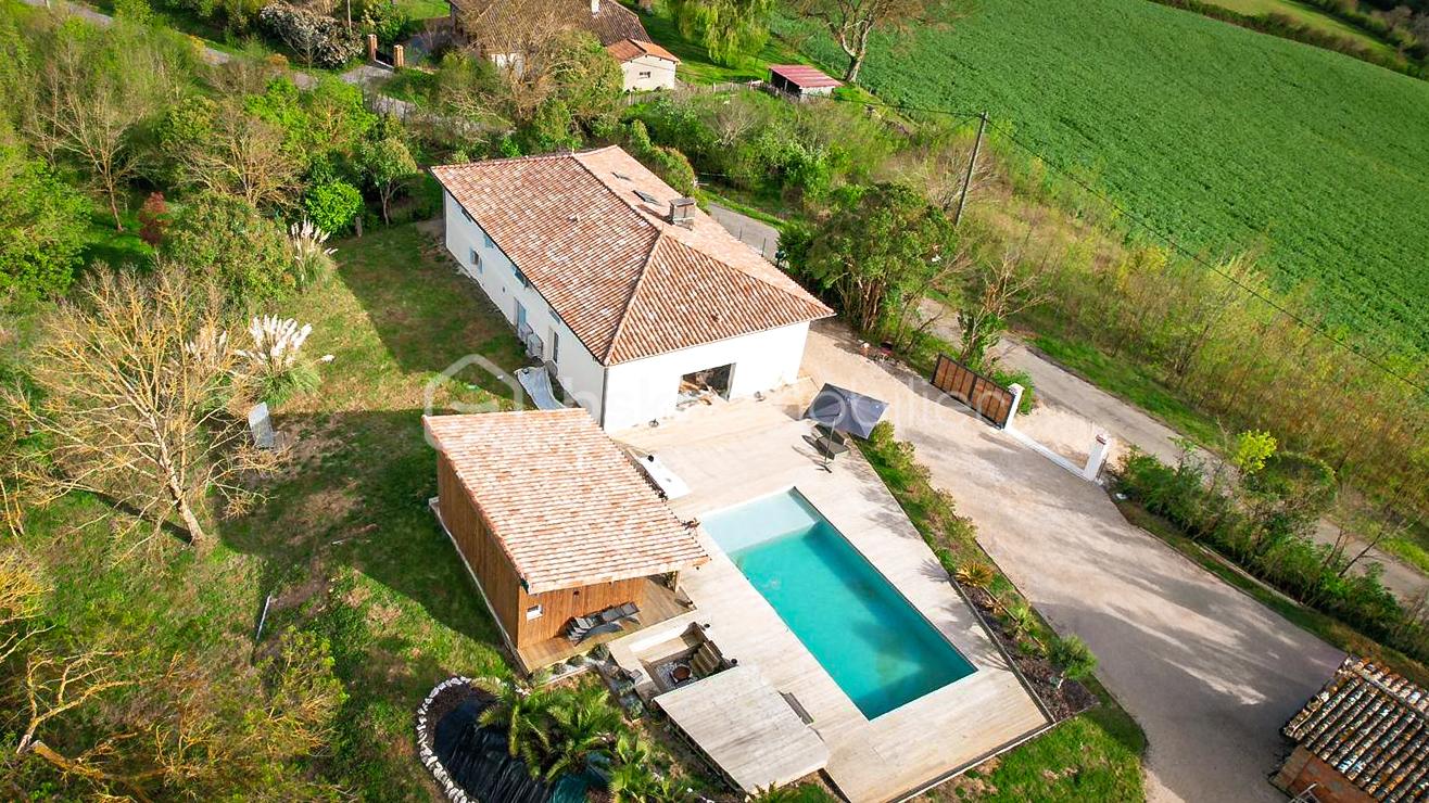 10 pièces 231 m² · à Monblanc · 231 m² · 469 000 €