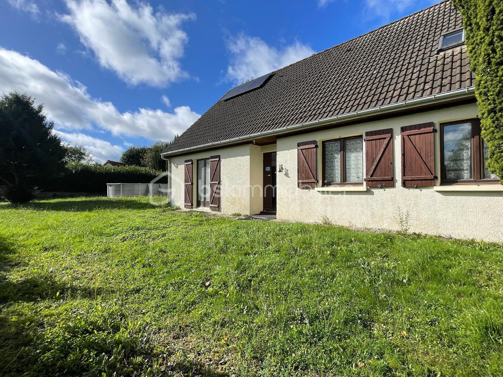 Maison de 150 m² - arrière avec piscine.jpg