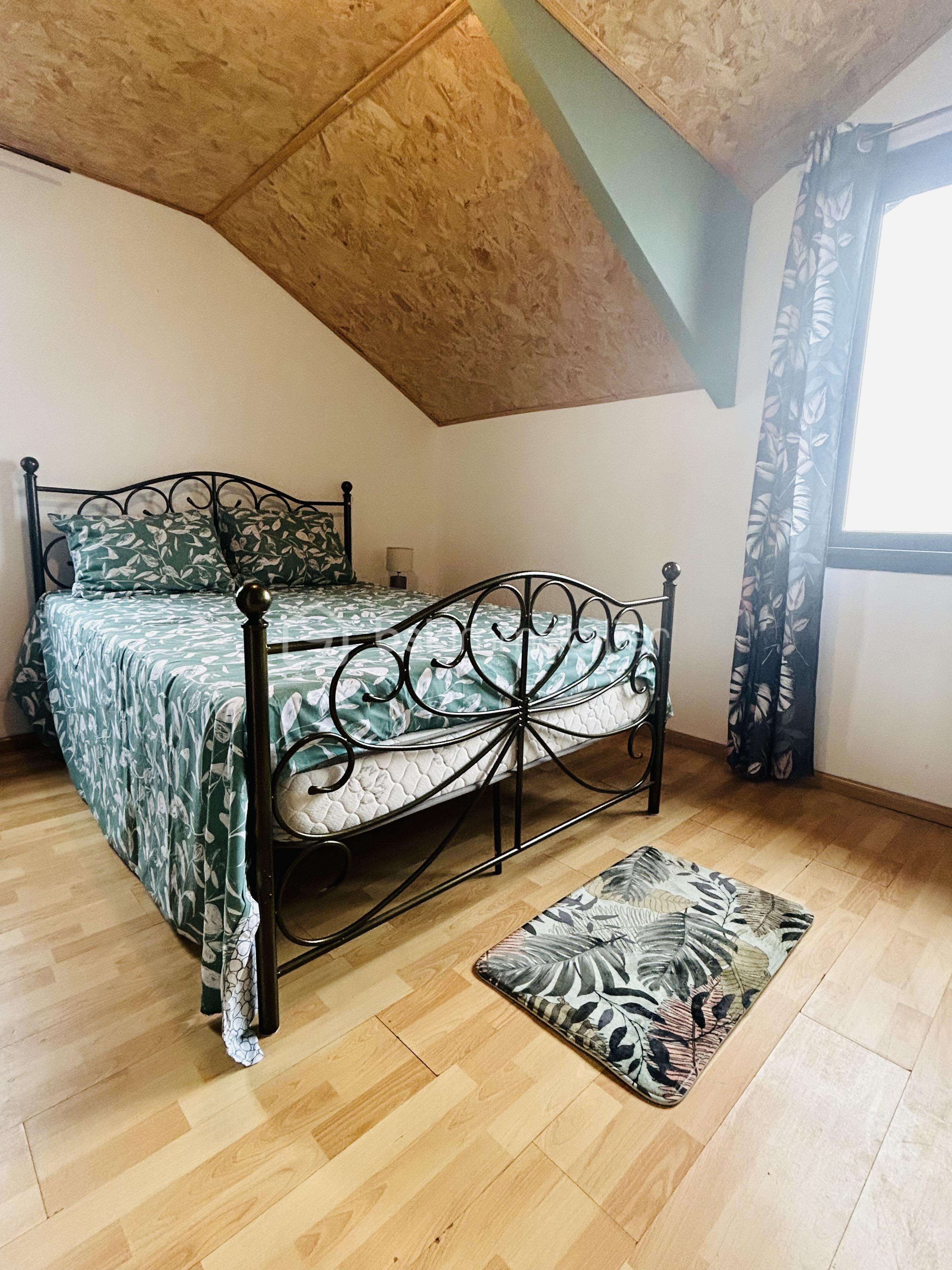 Maison de 170 m² - chambre 01.jpg