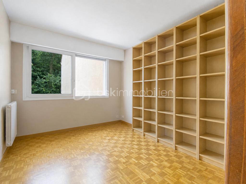 Chambre 2 vide.png