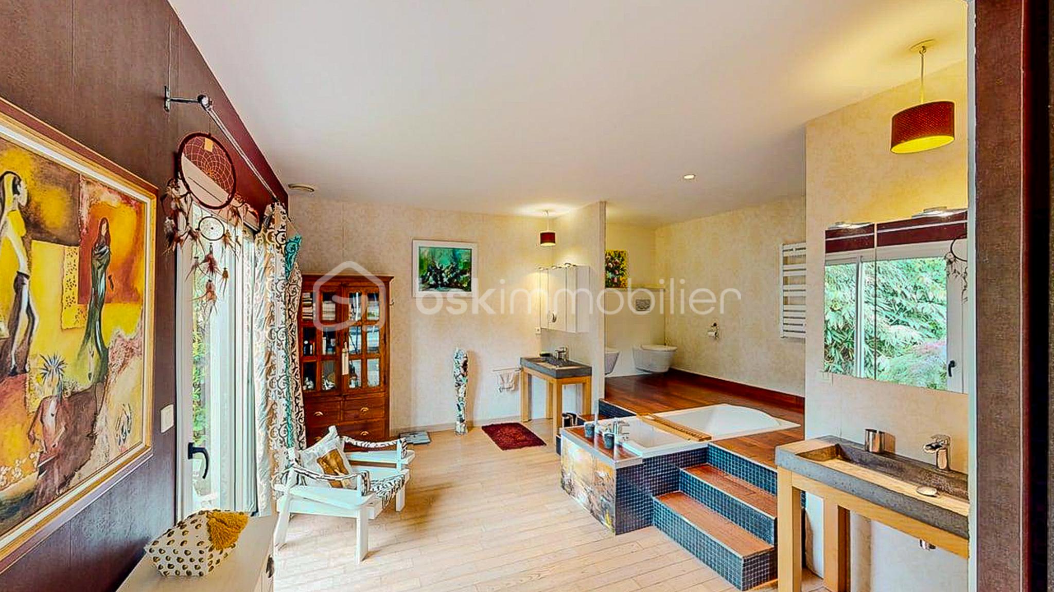 Maison de 450 m² - Propriete-haut-de-gamme-de-450m-composee-dune-maison-principale-de-plain-pied-2-dependances-piscine-sur-2-niveaux-05102025_164324.jpg