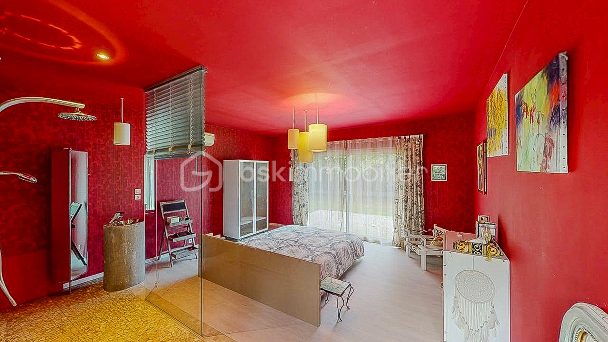 Maison de 450 m² - Propriete-haut-de-gamme-de-450m-composee-dune-maison-principale-de-plain-pied-2-dependances-piscine-sur-2-niveaux-05102025_164029.jpg