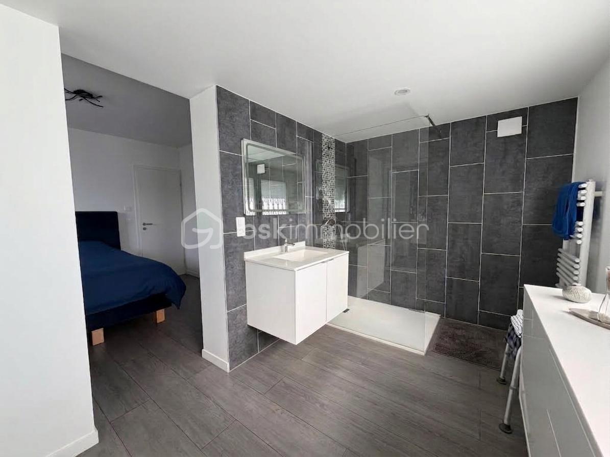 salle d'eau rdc suite.jpg
