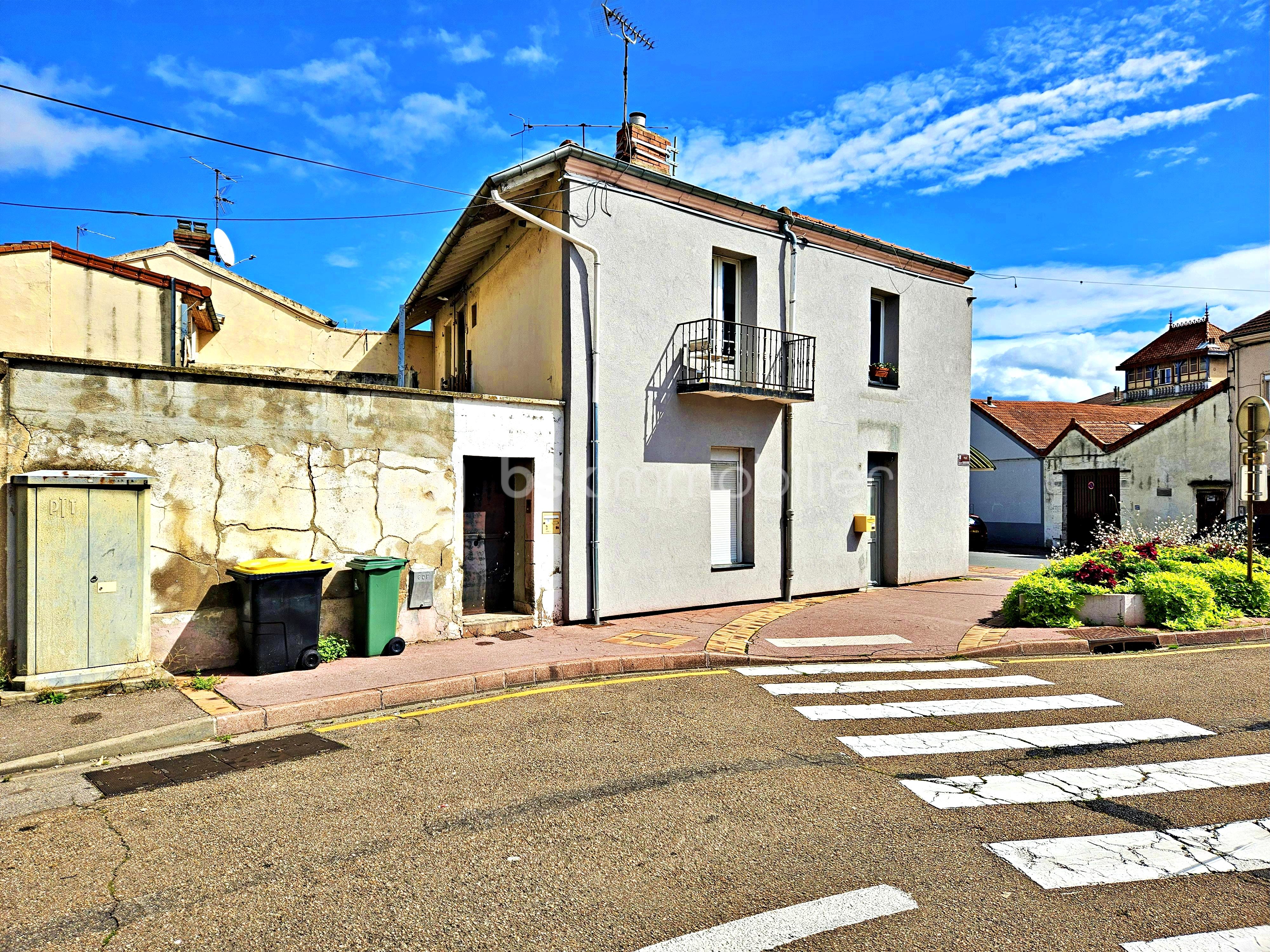Immeuble mixte de 200 m² - Entrée.jpg