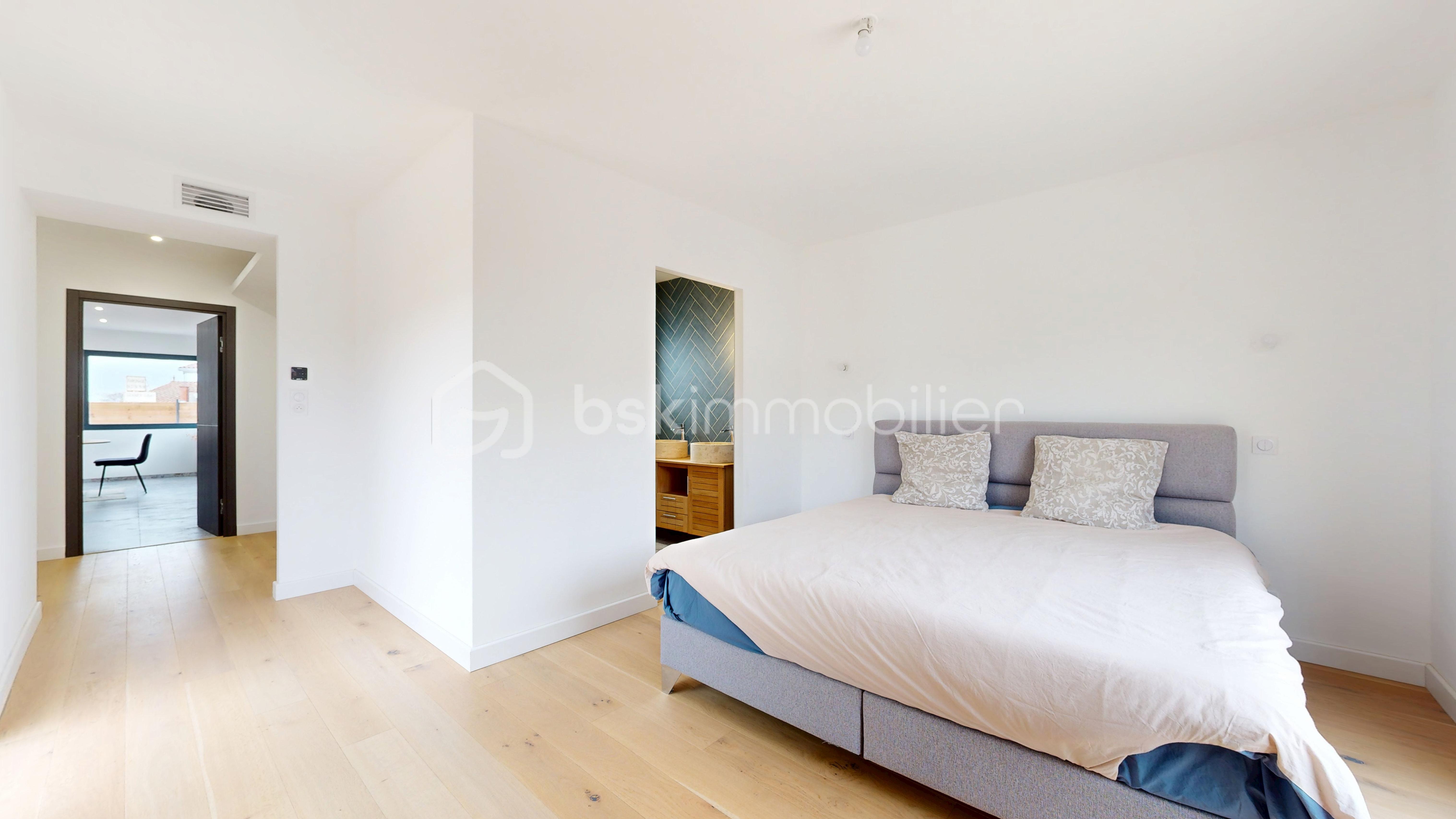 Maison de 150 m² - 04 - Chambre1 (2).jpg