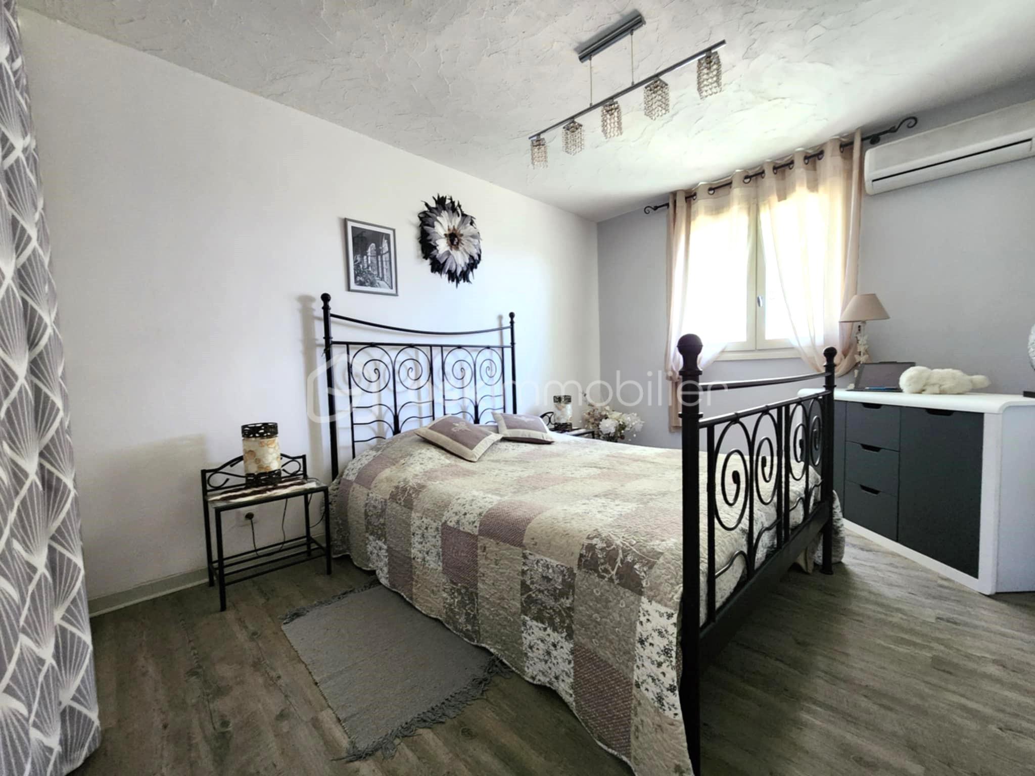 Villa de 163 m² - 8c84f9e3-d6a9-4c1c-a2be-5ed4fb09329c.jpg