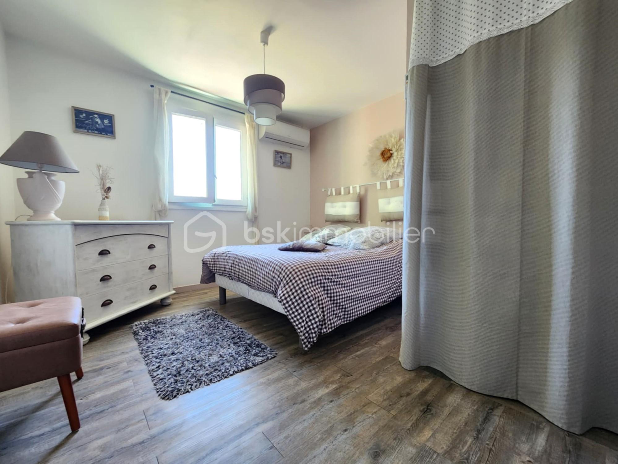 Villa de 163 m² - 0c0c1725-e697-4866-9a9f-f8a3a9f9a46b.jpg