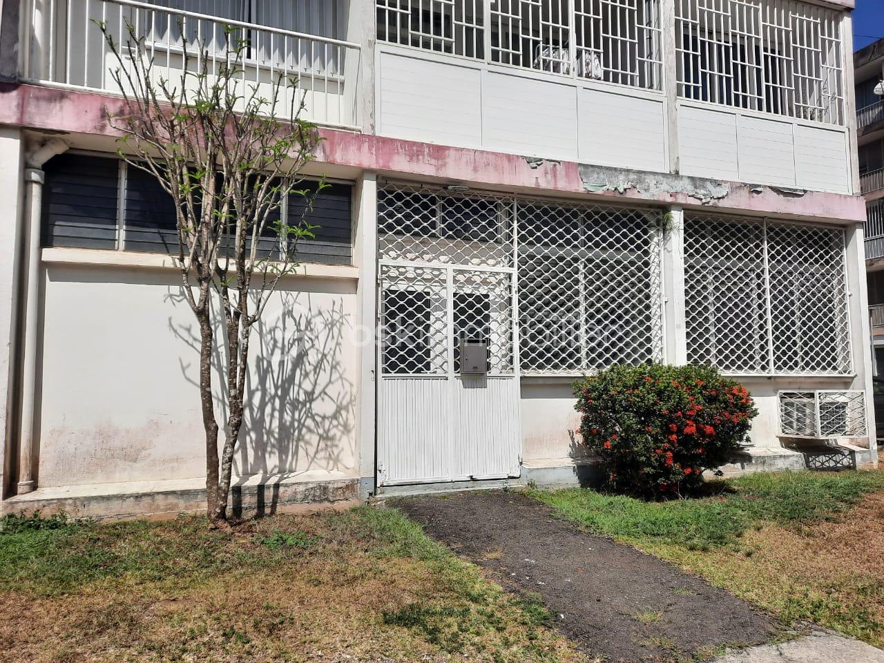 Local commercial 4 pièces 58 m² · à Les Abymes · 58,1 m² · 89 000 €