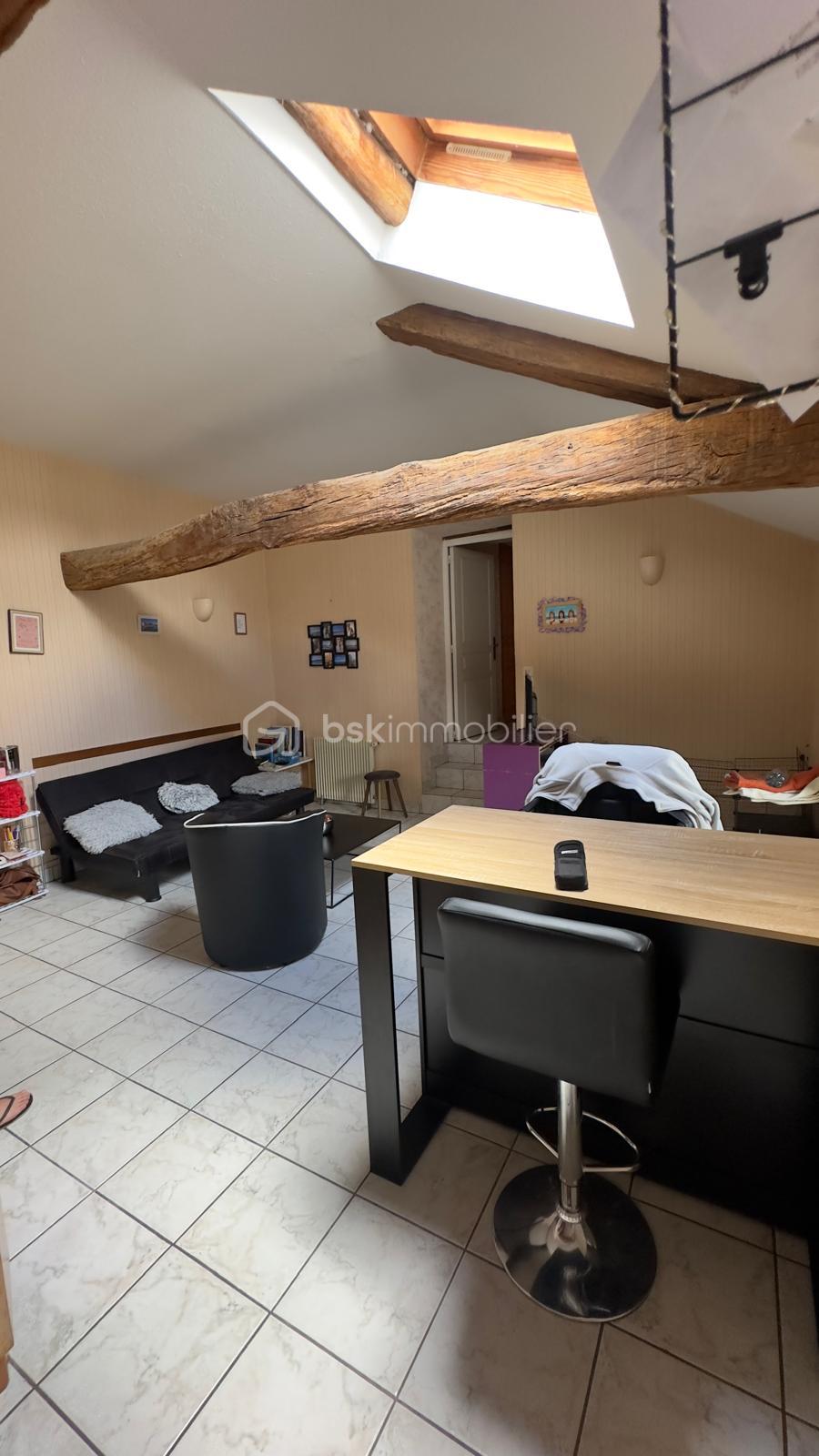 Immeuble mixte de 147 m² - WhatsApp Image 2025-09-29 à 17.13.17_b2b55f9a.jpg