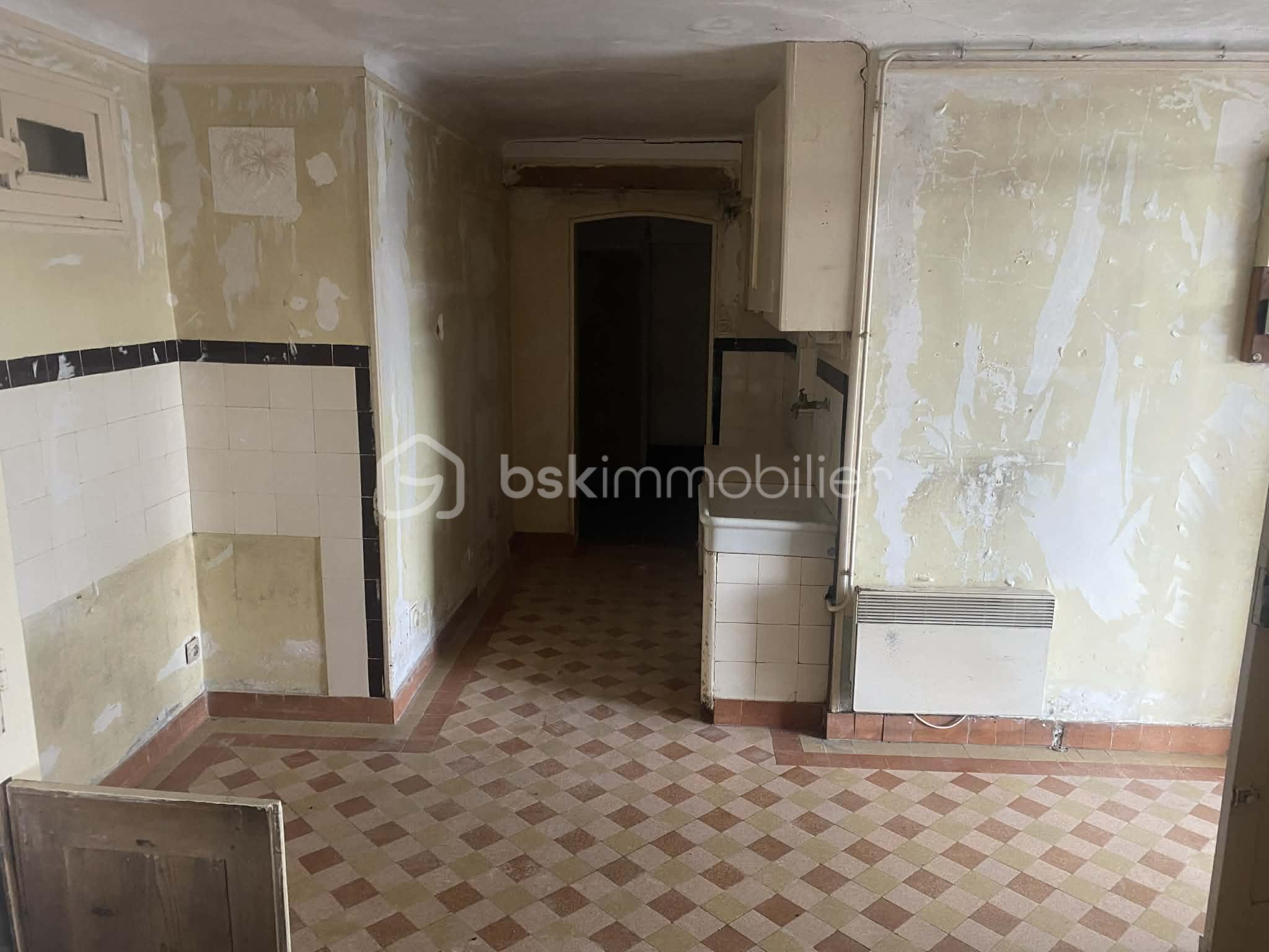 Local d'activités de 90 m² - 9a37603a-3341-47c5-b406-147029b2bf0a.jfif