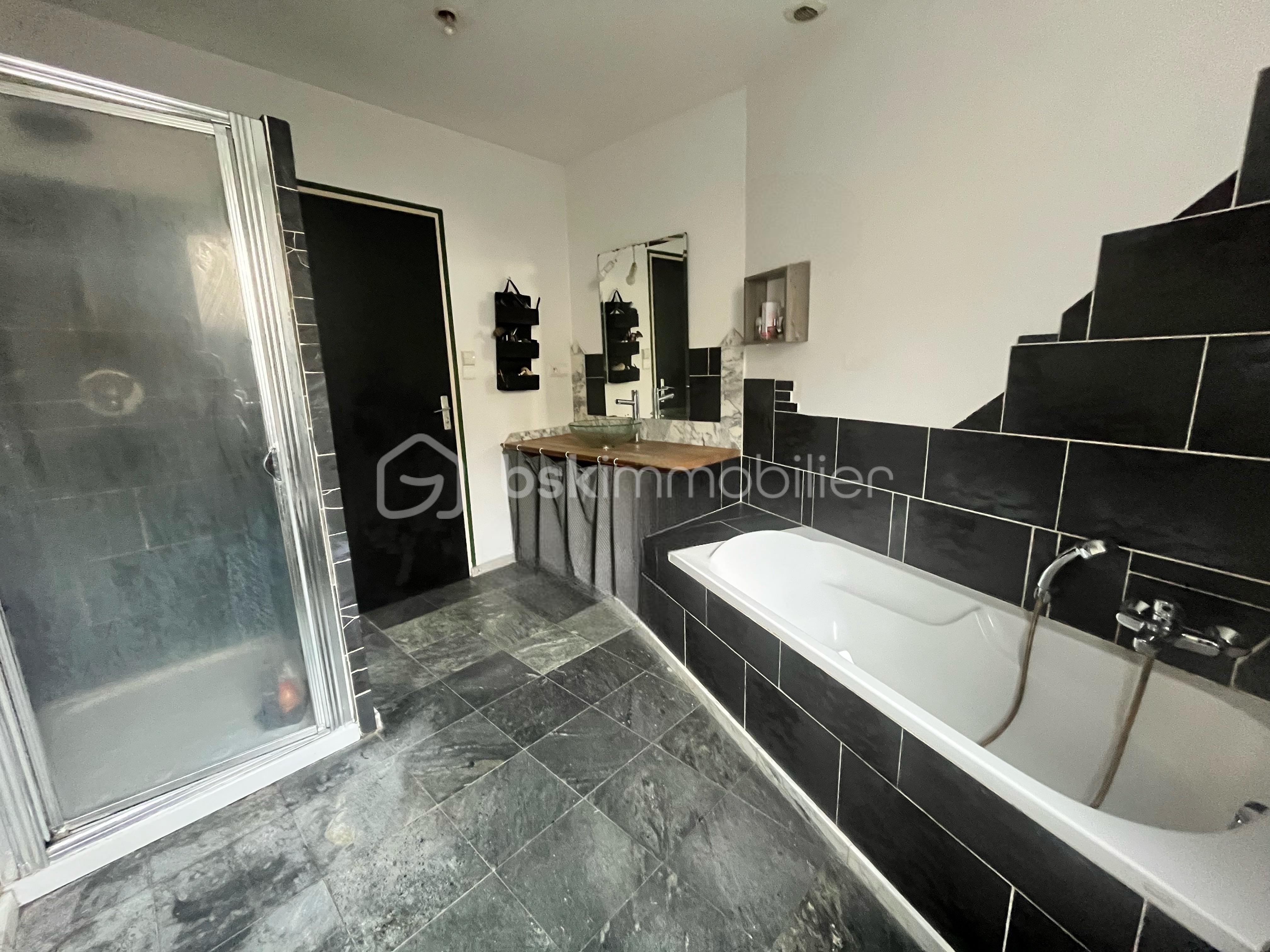 Maison d architecte de 135 m² - snapedit_1756204466285.jpg